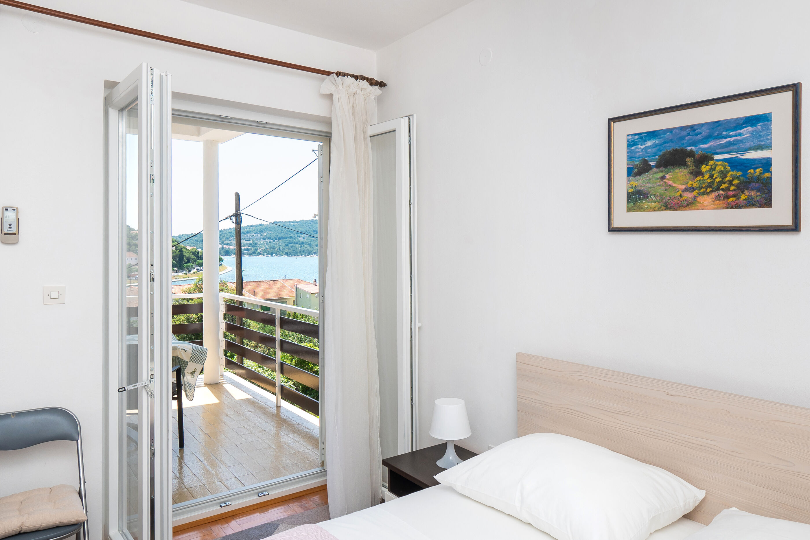 Apartments and Room Kate 95931-A4
