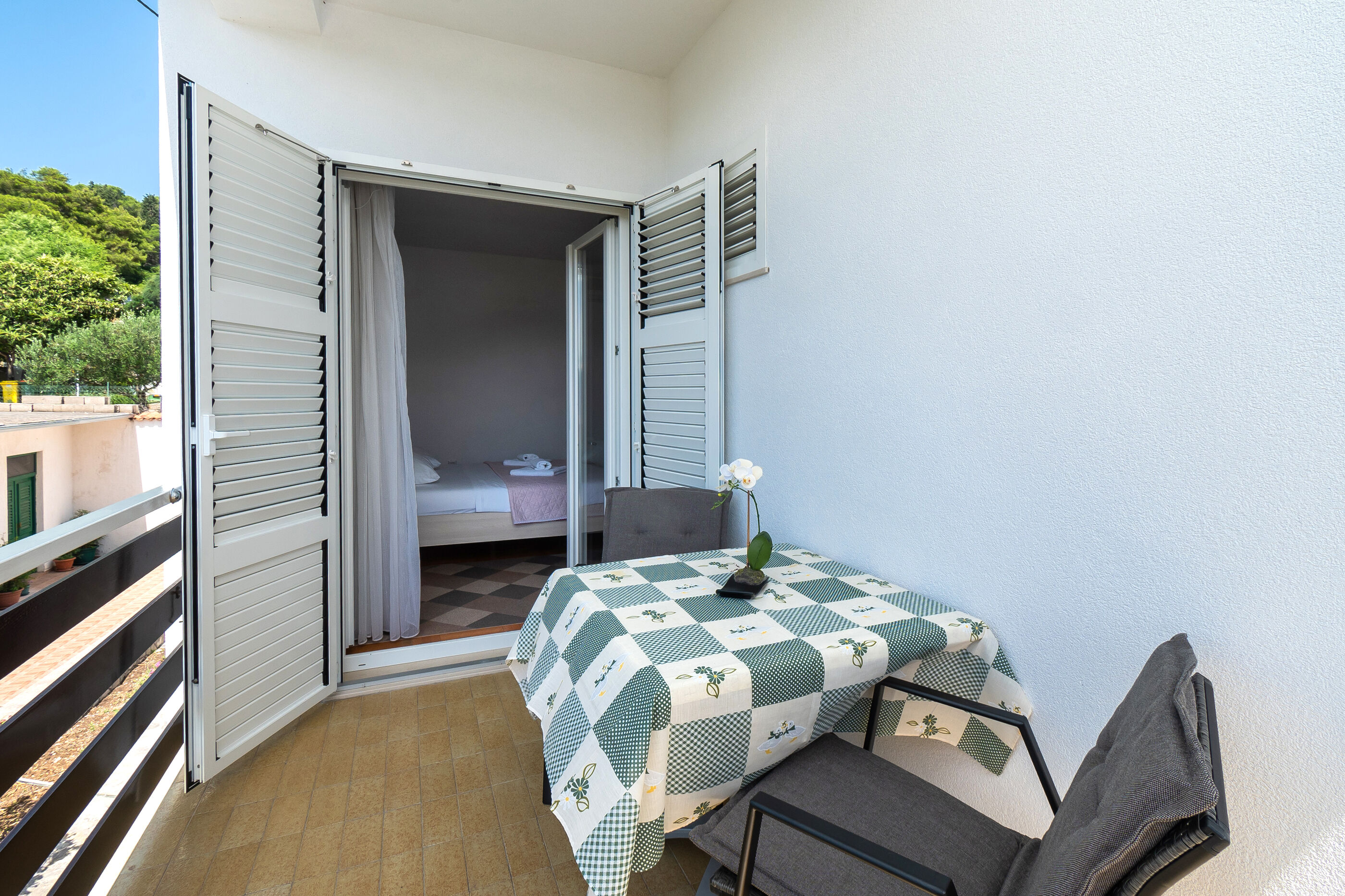 Apartments and Room Kate 95931-A4