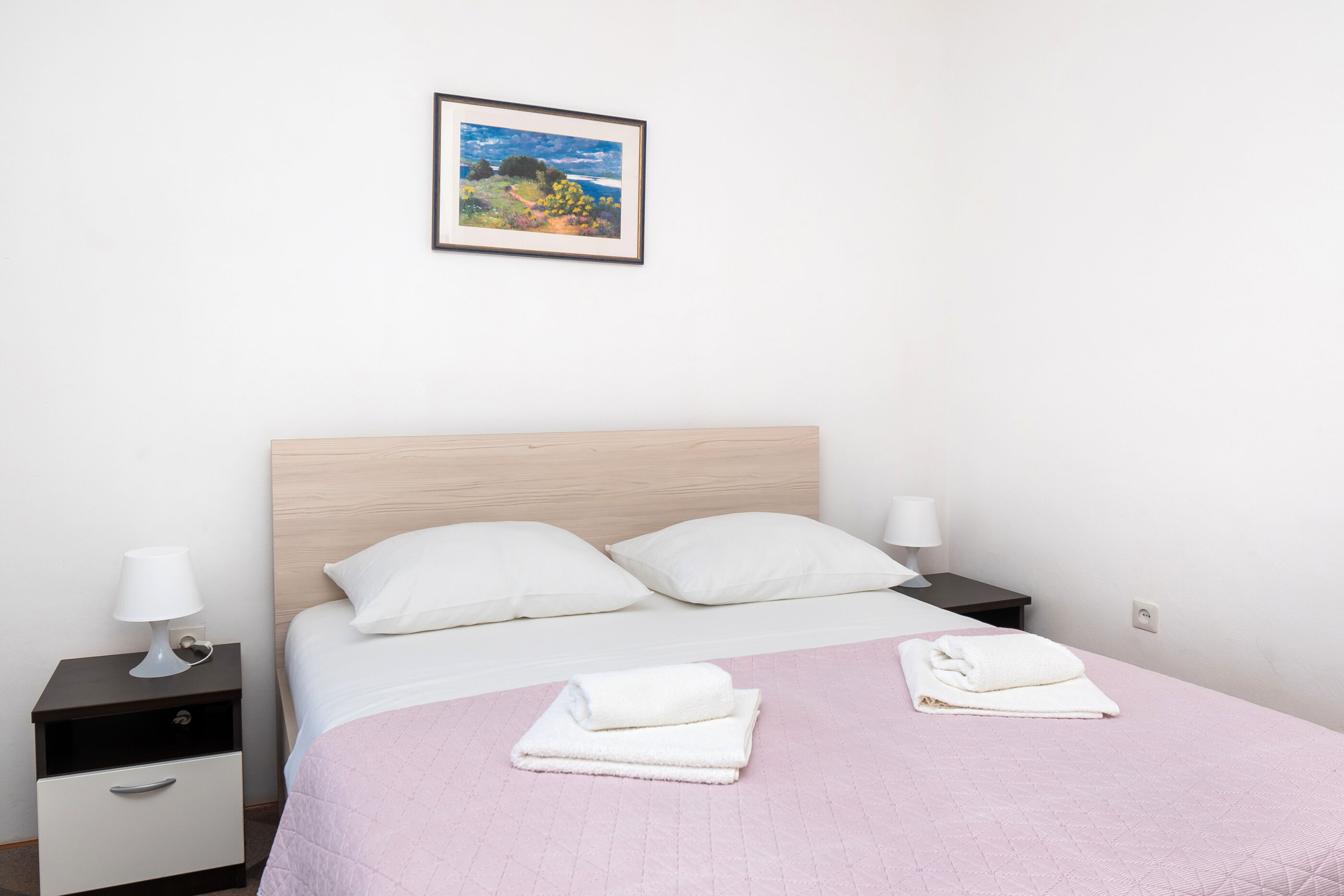 Apartments and Room Kate 95931-A4