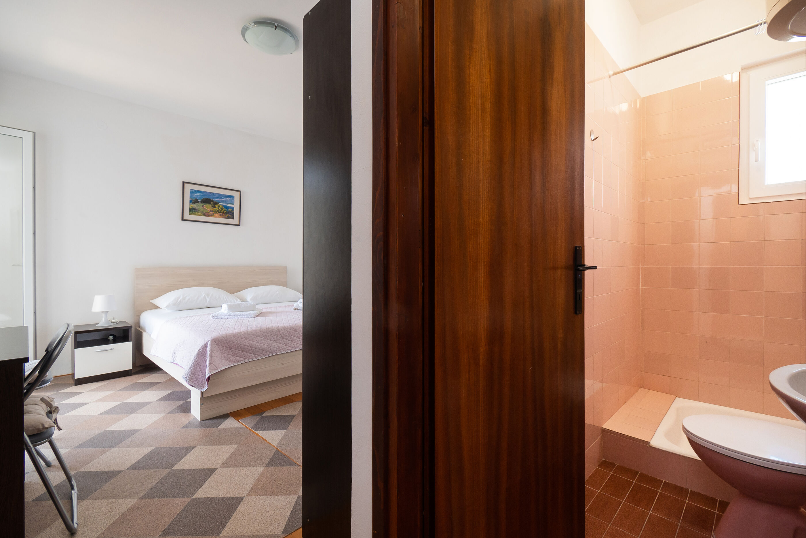Apartments and Room Kate 95931-A4