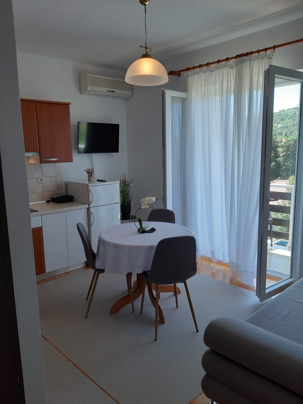 Apartments and Room Kate 95931-A3
