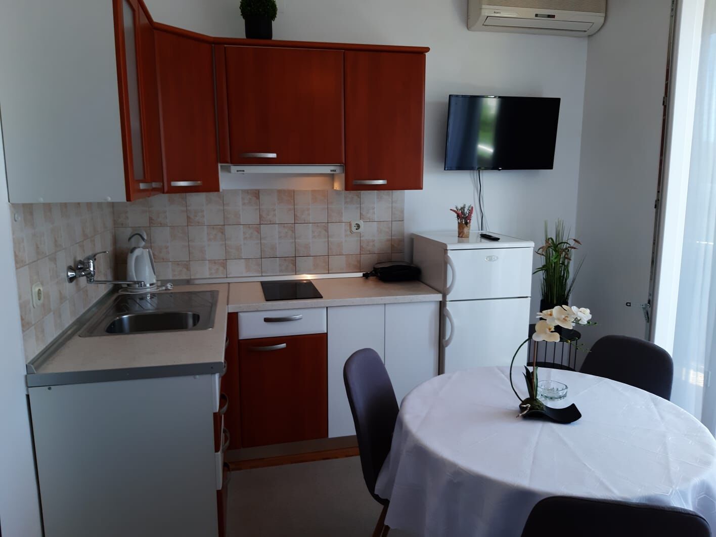 Apartments and Room Kate 95931-A3