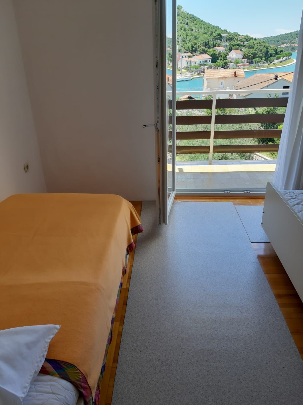 Apartments and Room Kate 95931-A3
