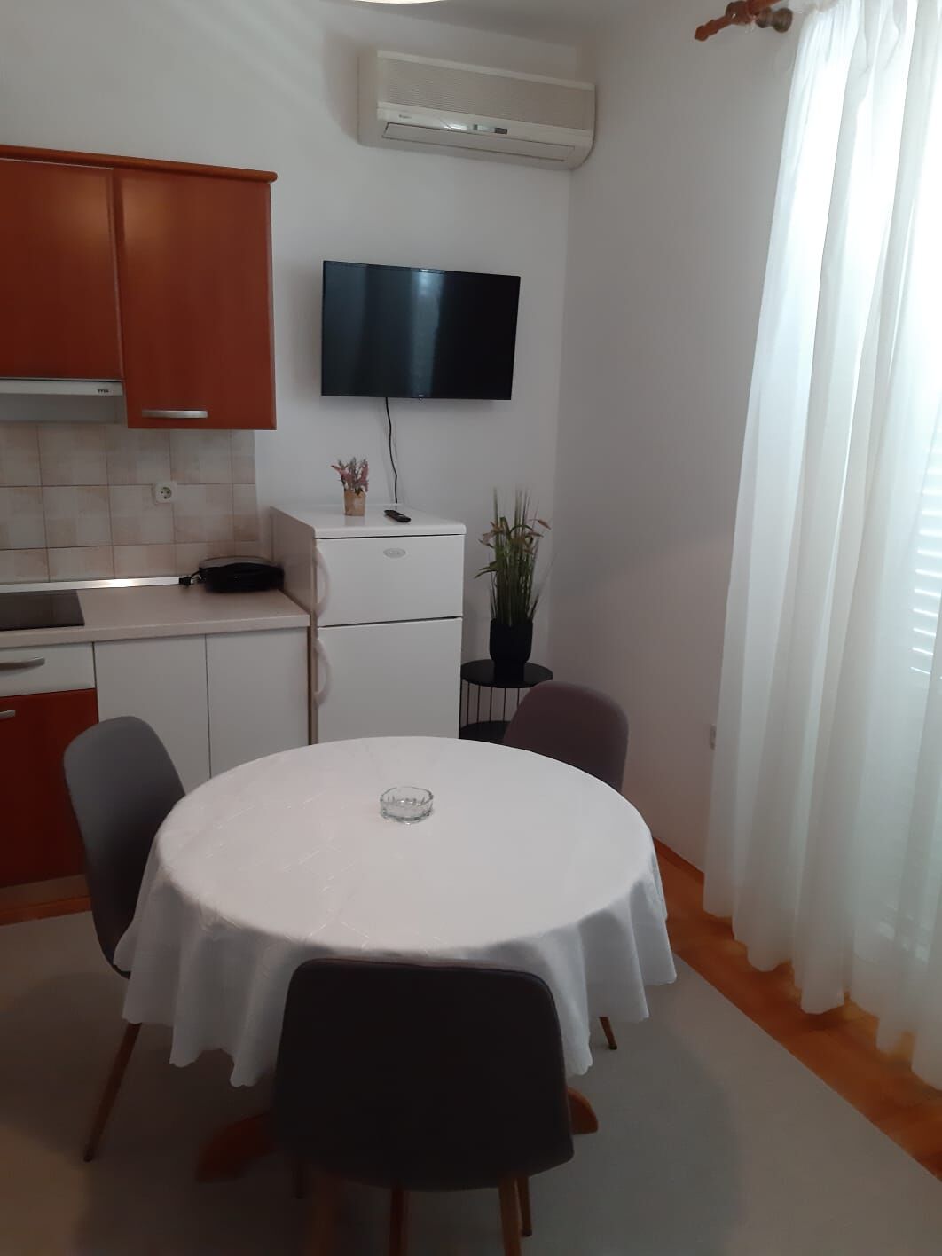 Apartments and Room Kate 95931-A3