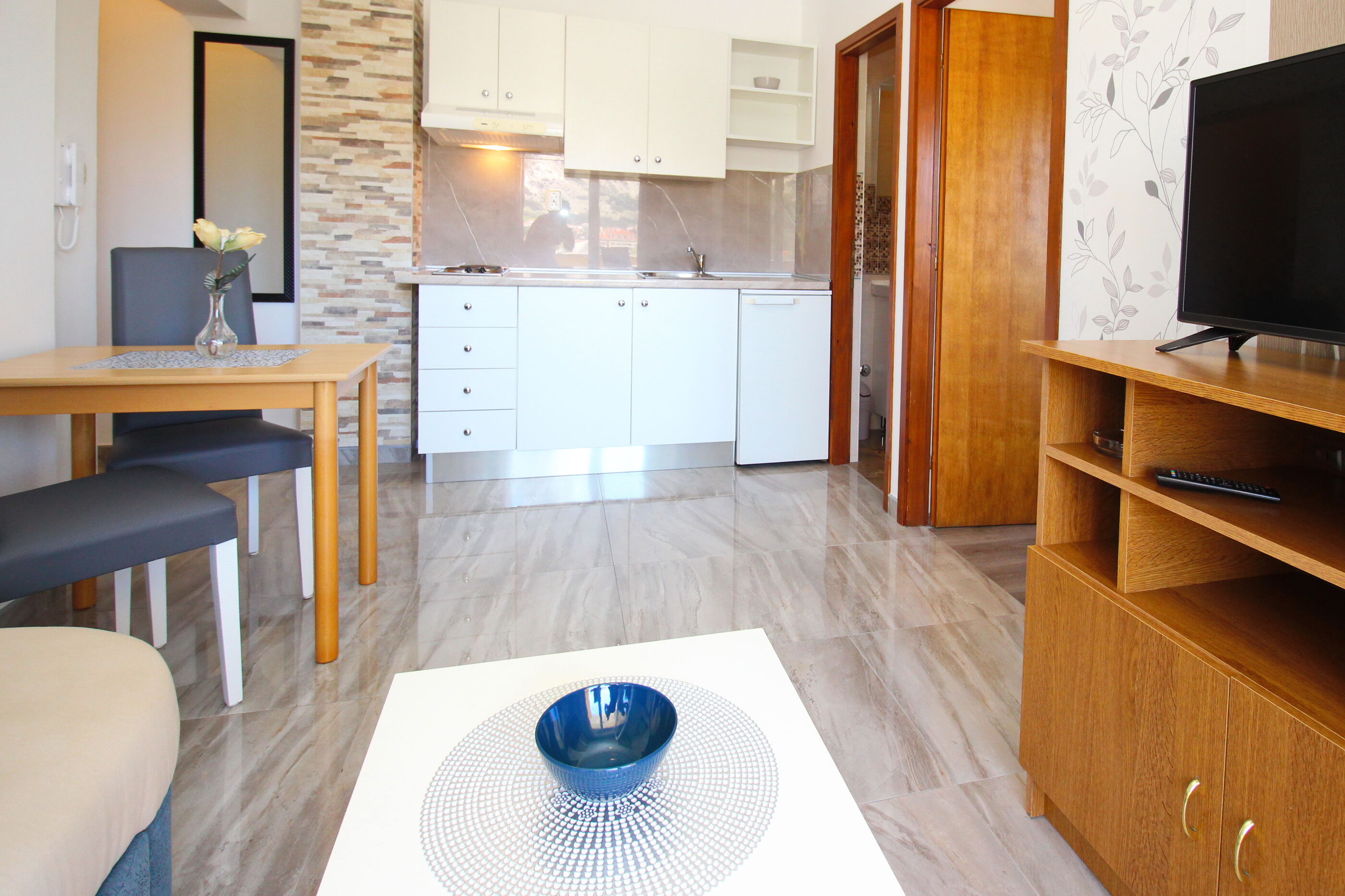 Apartments Brnić 69011-A6