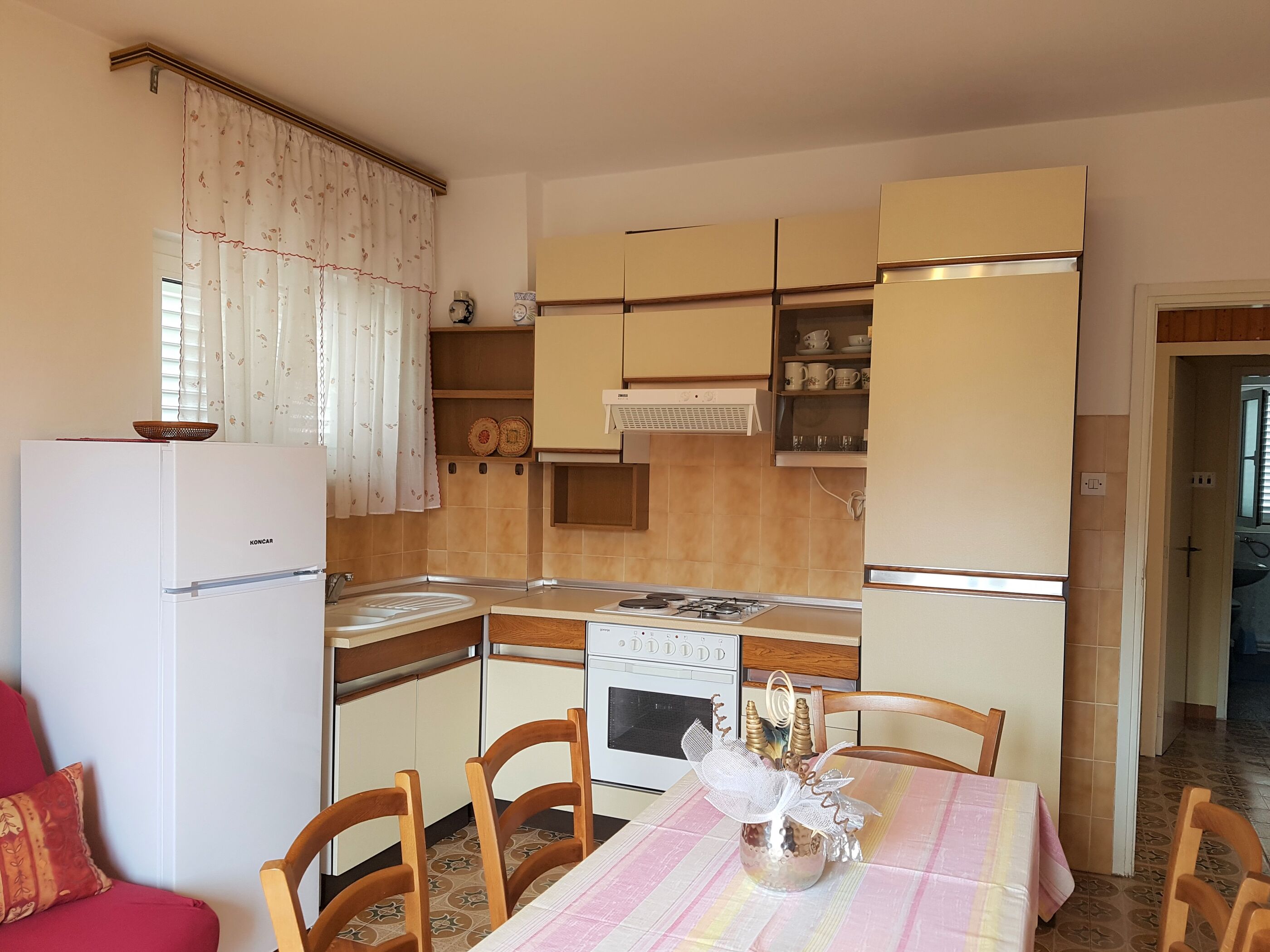 Apartments Cubranic/Brnic 69021-A1