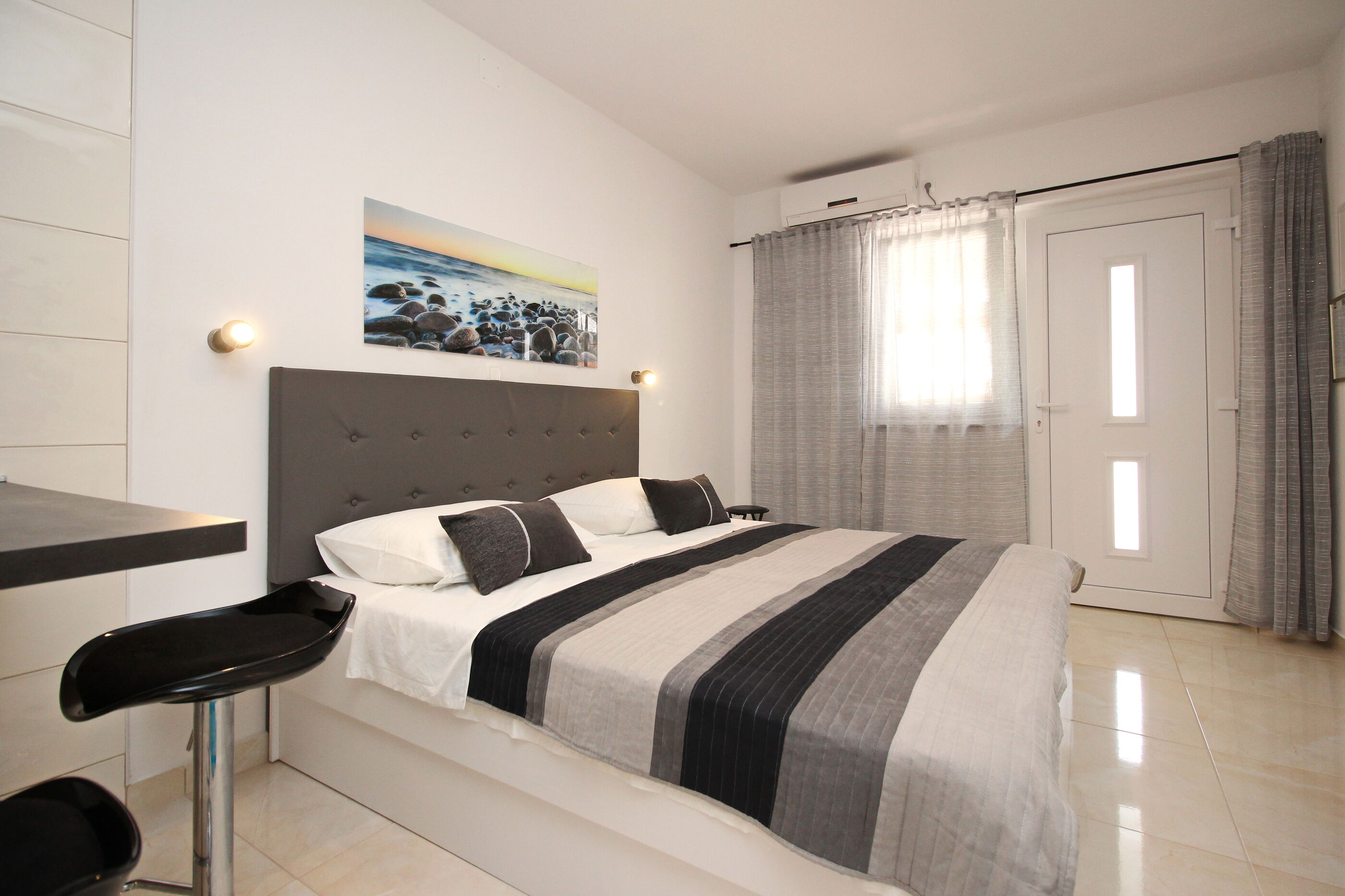 Apartments Karamarko 69071-A2