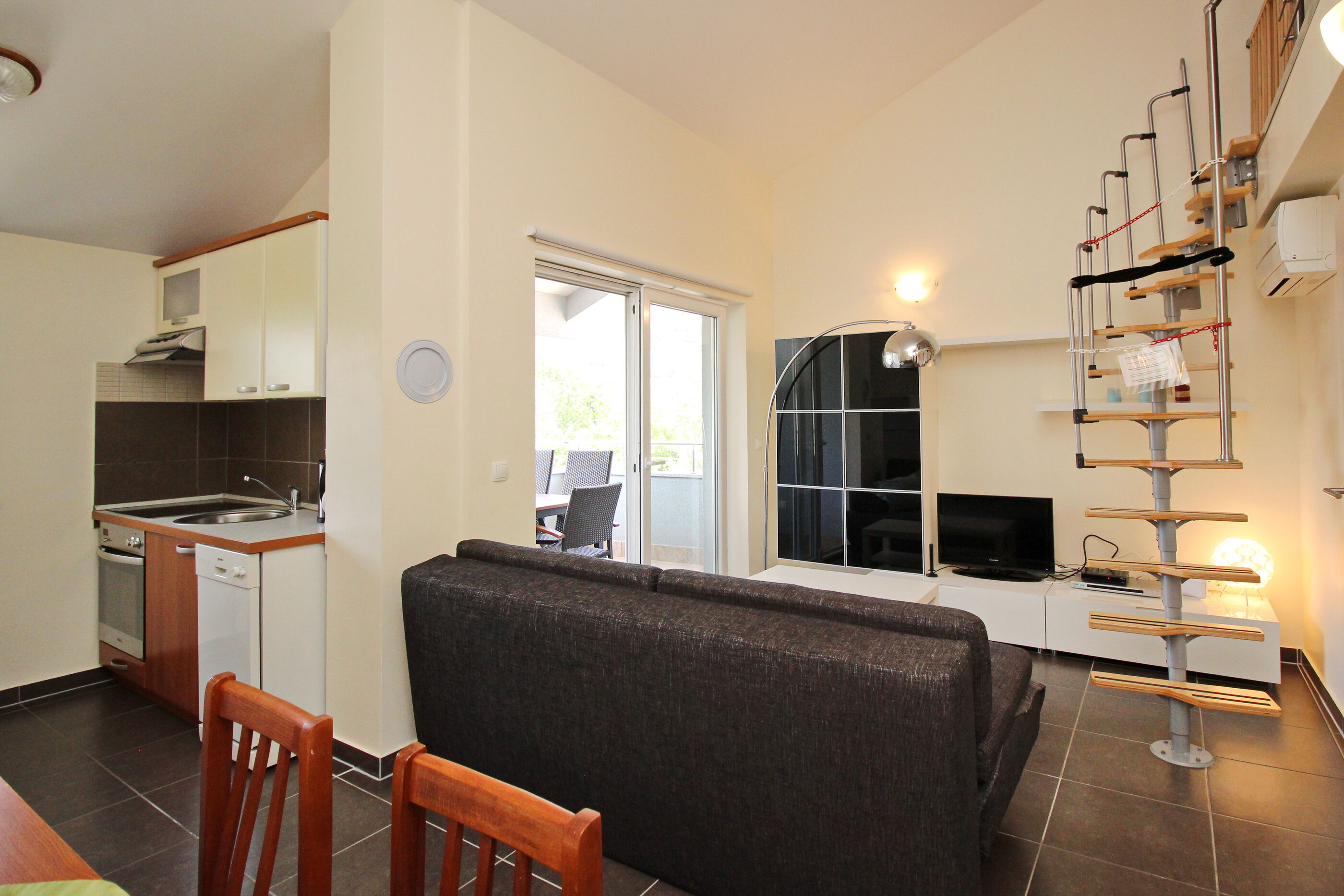Apartments Osmanović-Hrabrić 69131-A1
