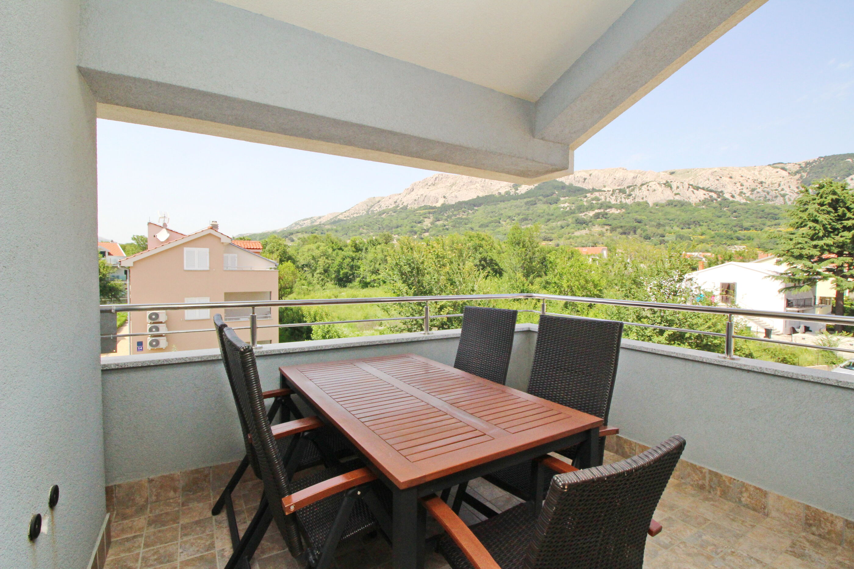 Apartments Osmanović-Hrabrić 69131-A1