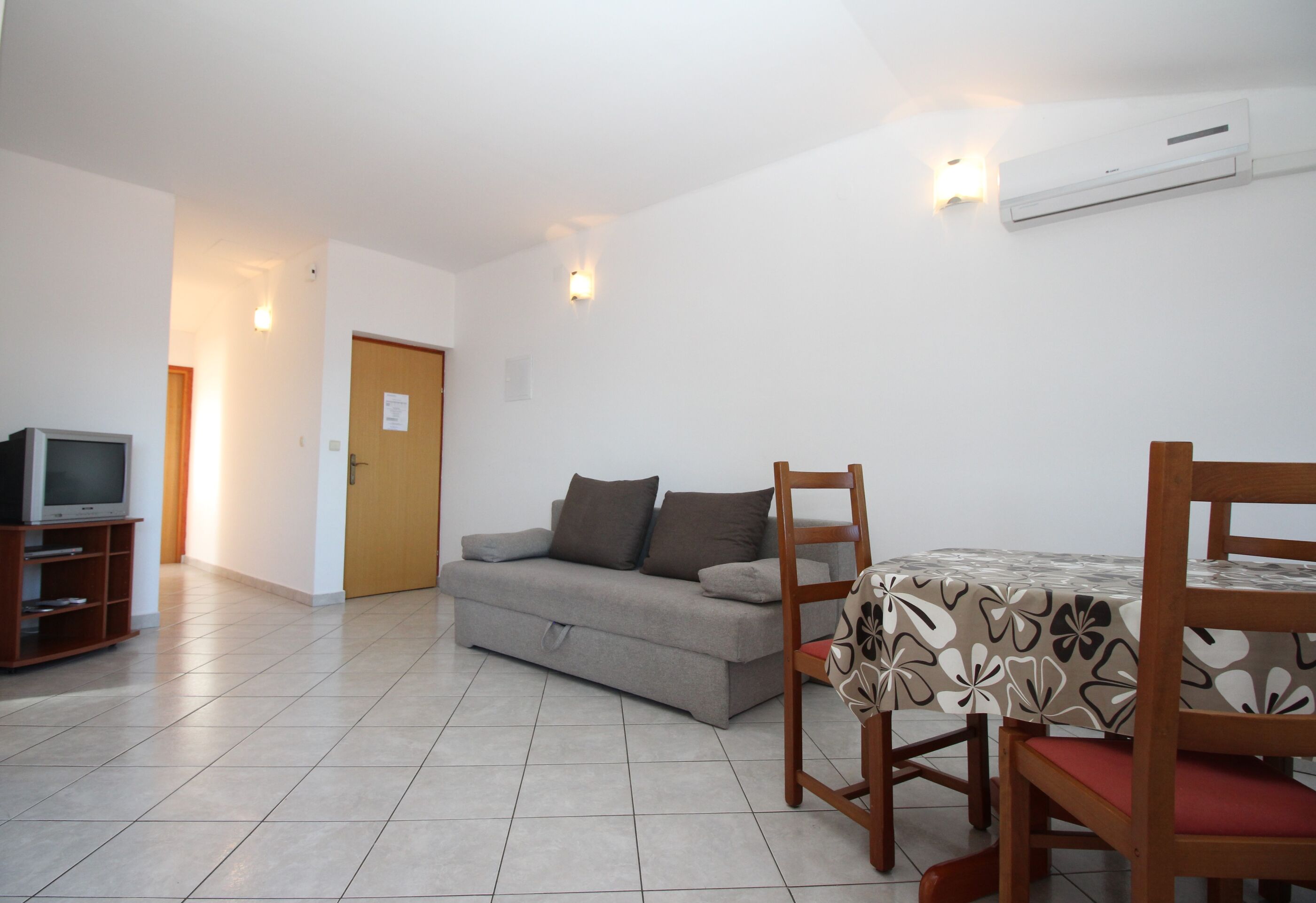Apartments Capić Zarok 69401-A1