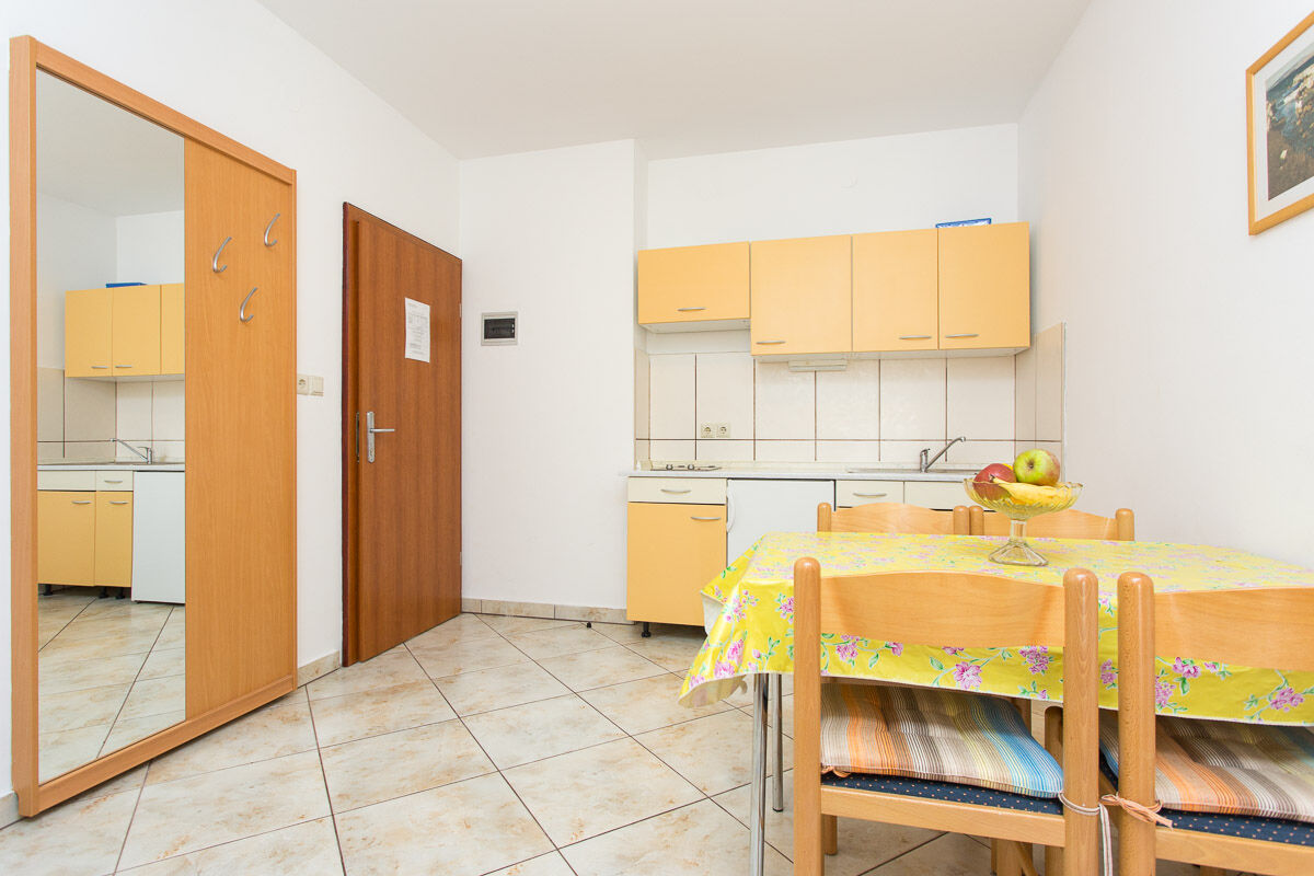 Apartments Zic / Mrakovcic 69421-A2