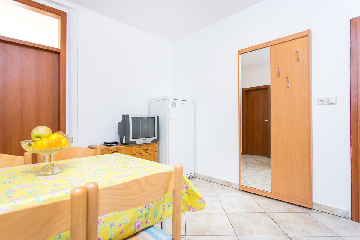 Apartments Zic / Mrakovcic 69421-A2