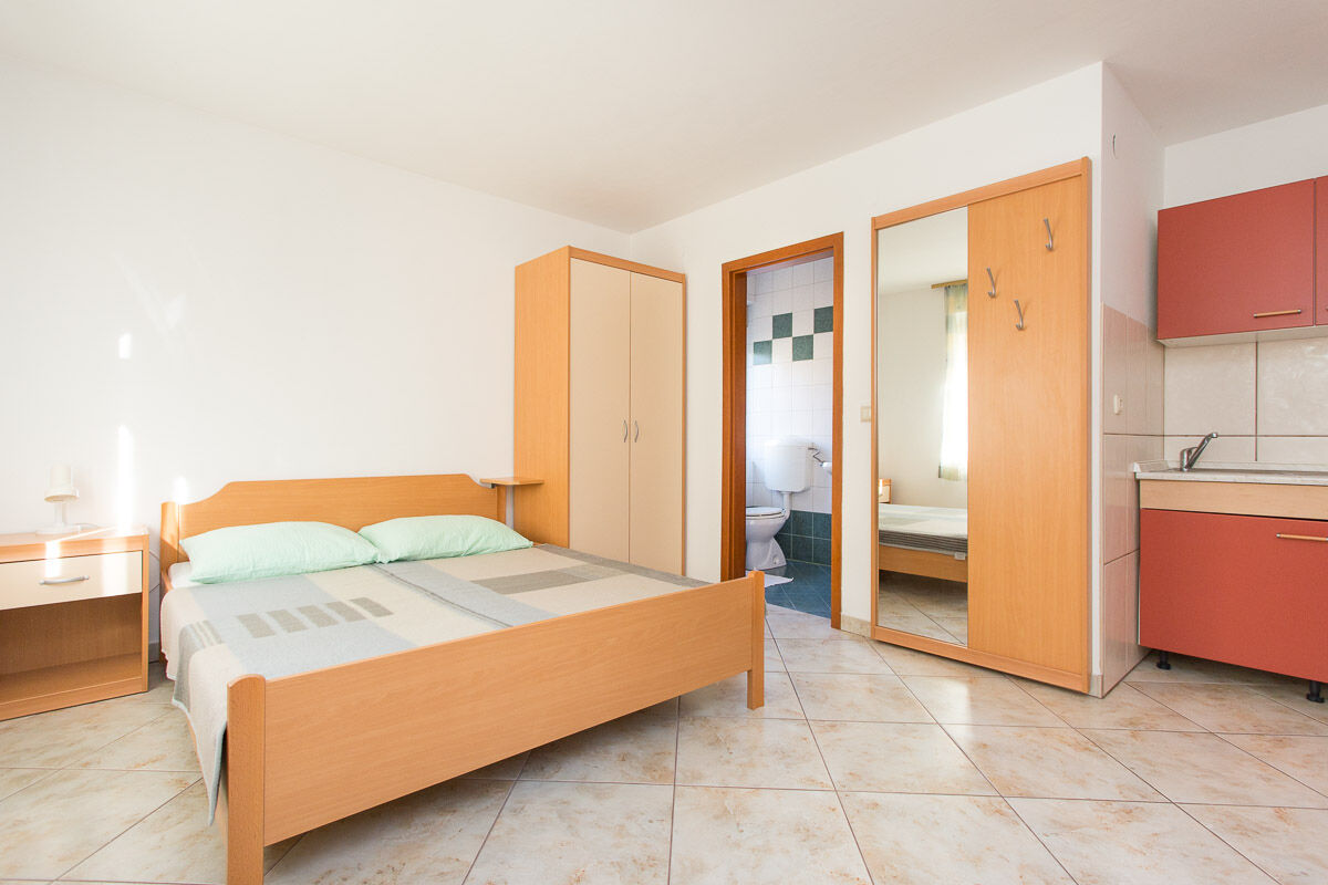 Apartments Zic / Mrakovcic 69421-A4