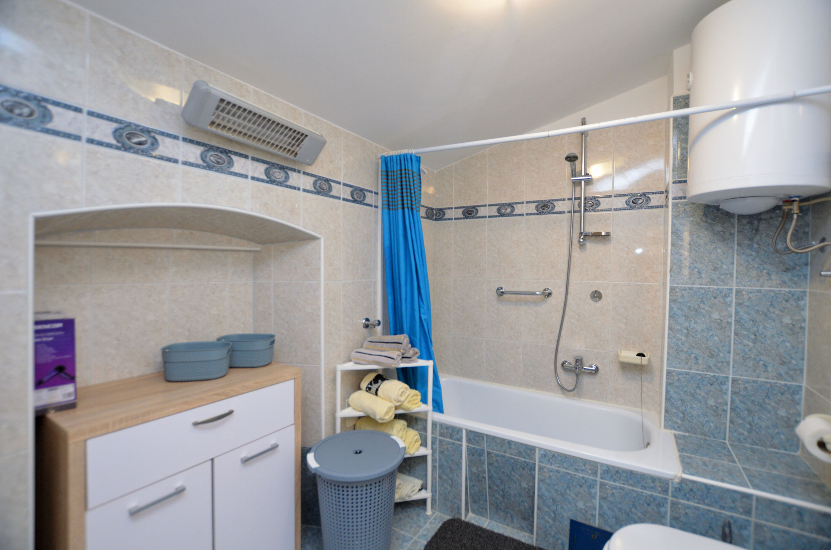 Apartments Lory 90041-A2