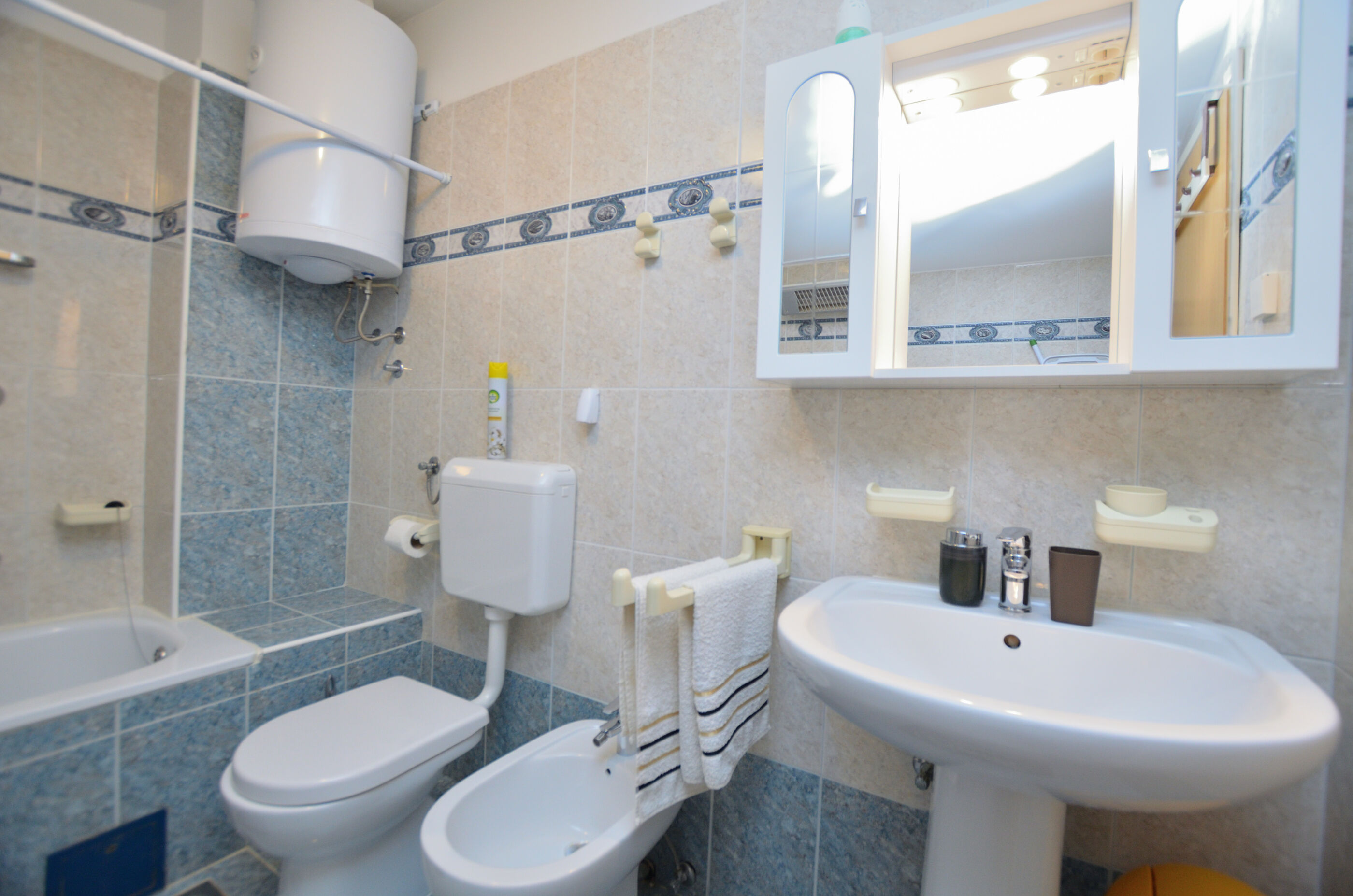 Apartments Lory 90041-A2