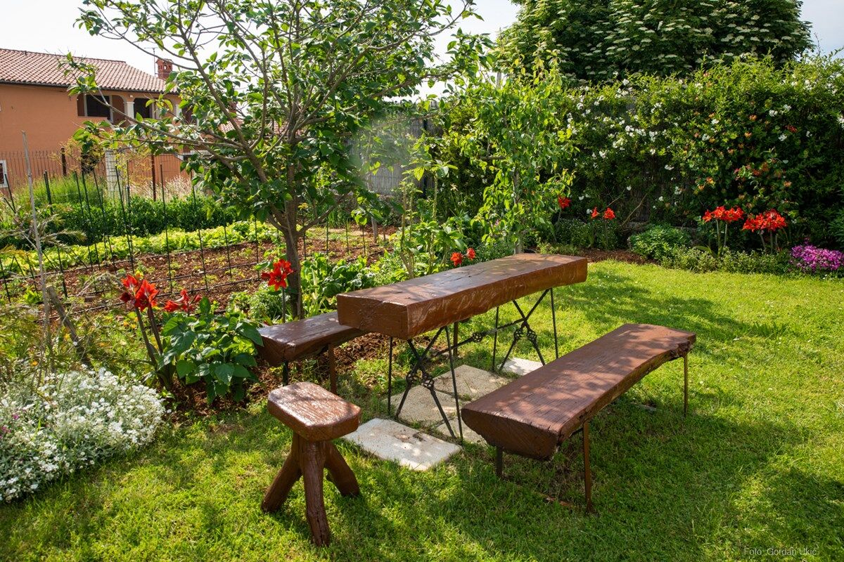 House Barat 73588-A2