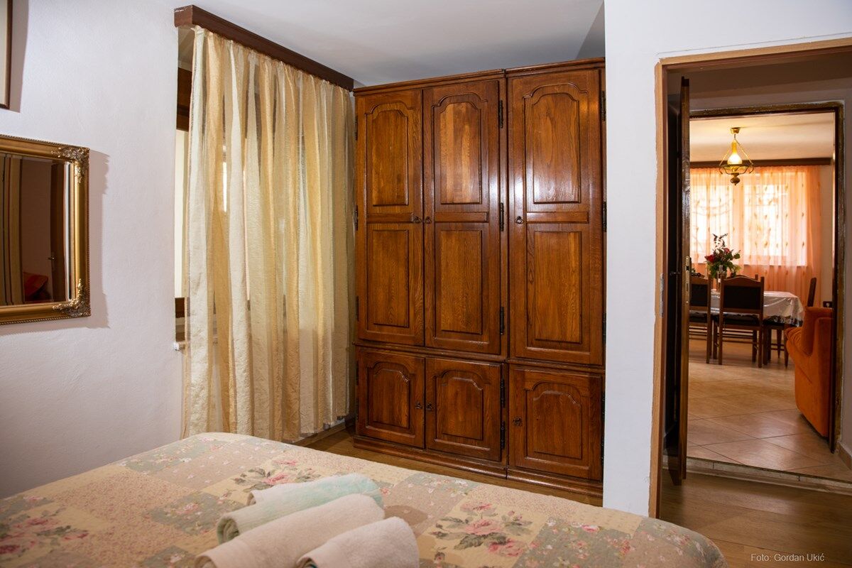 House Barat 73588-A1