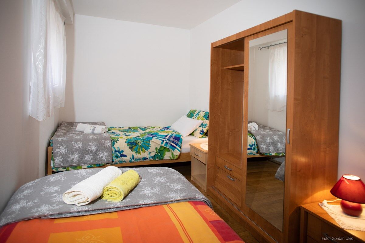 House Barat 73588-A1