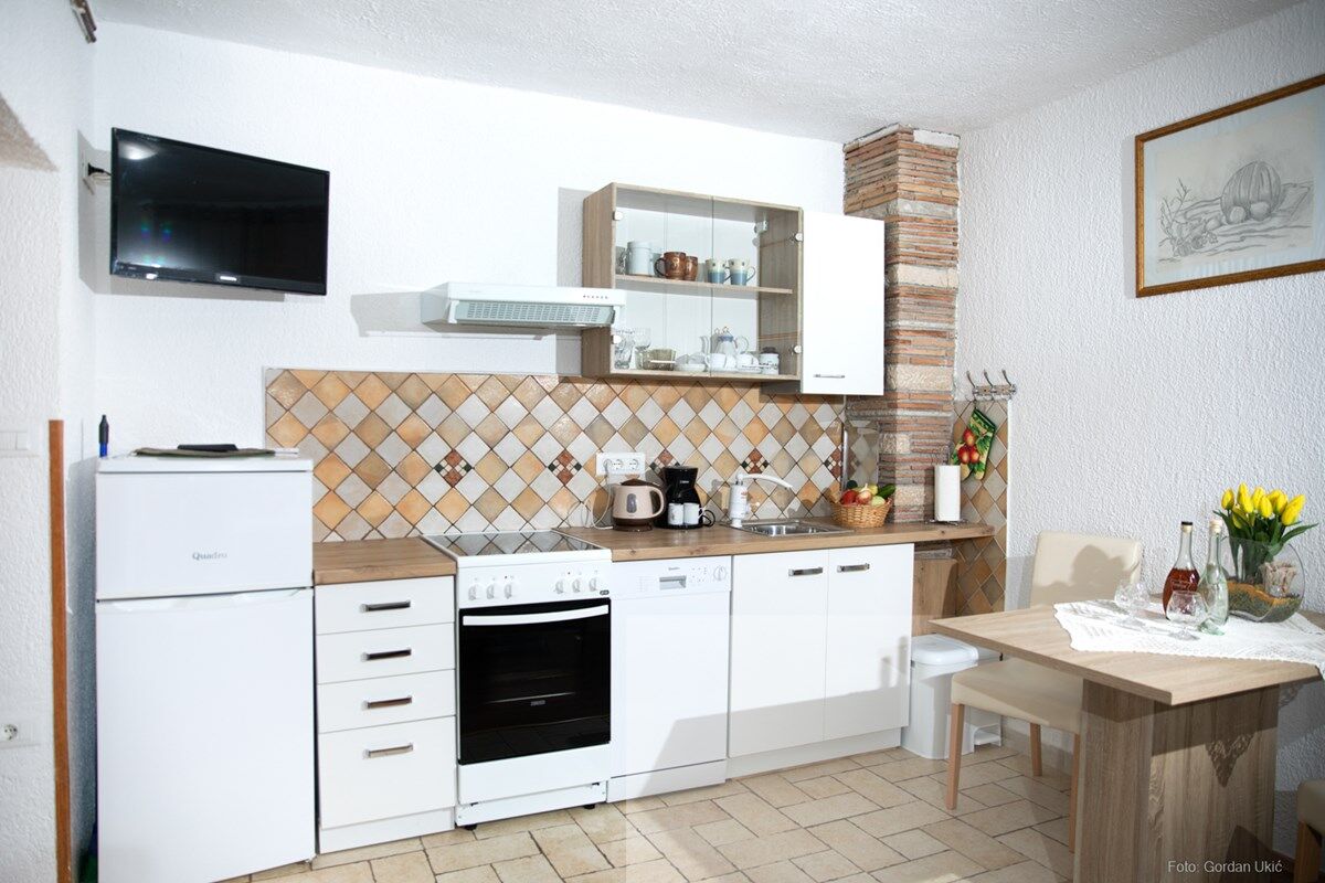 House Barat 73588-A3