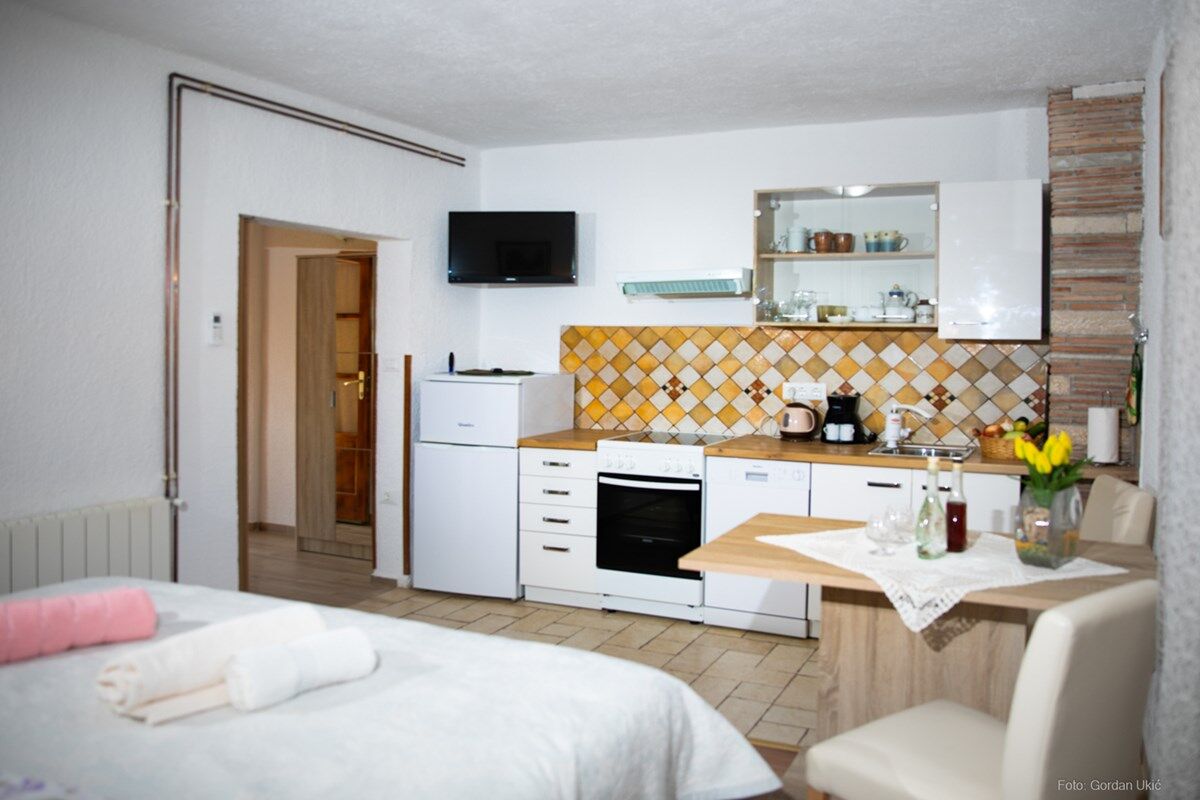 House Barat 73588-A3