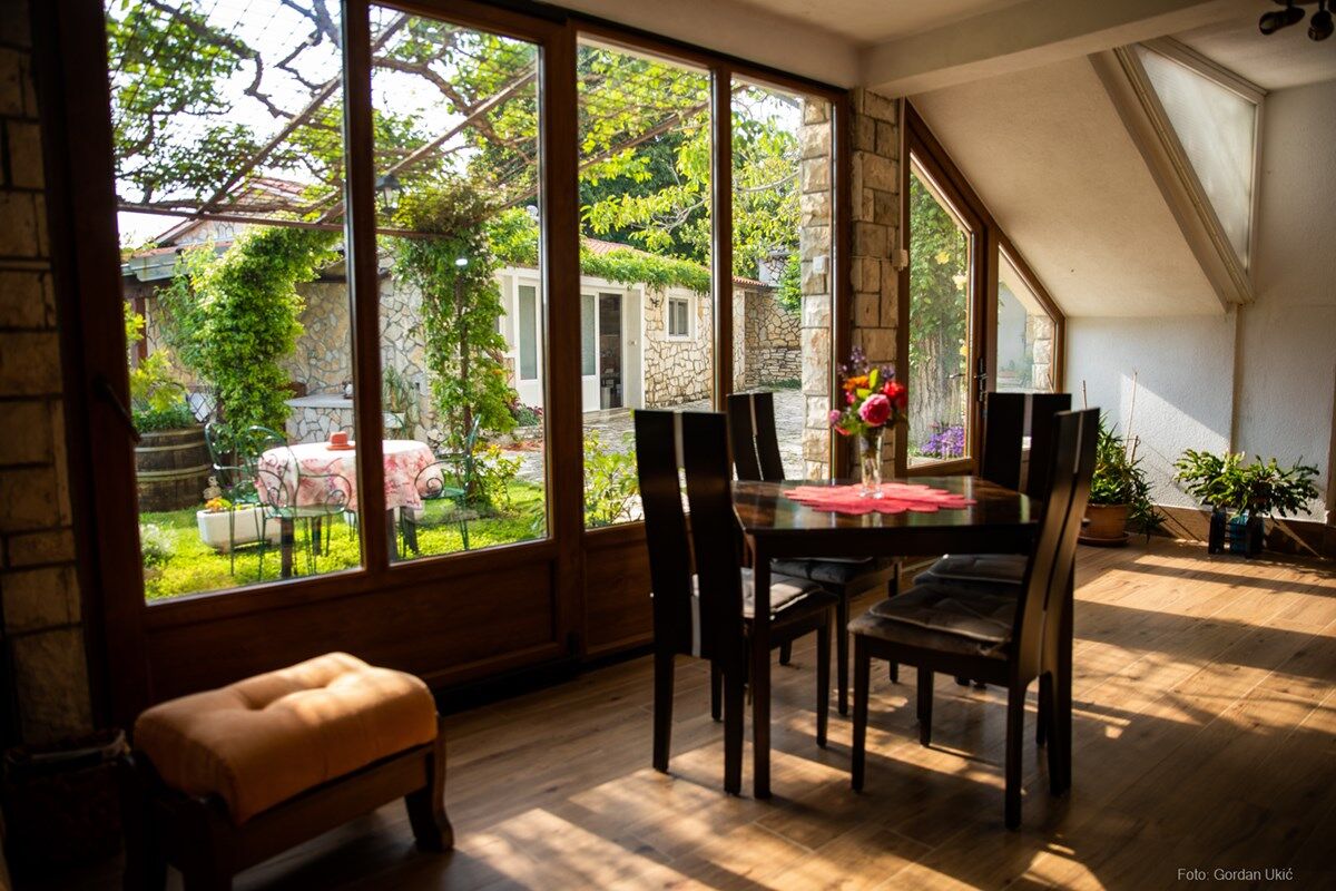 House Barat 73588-A3