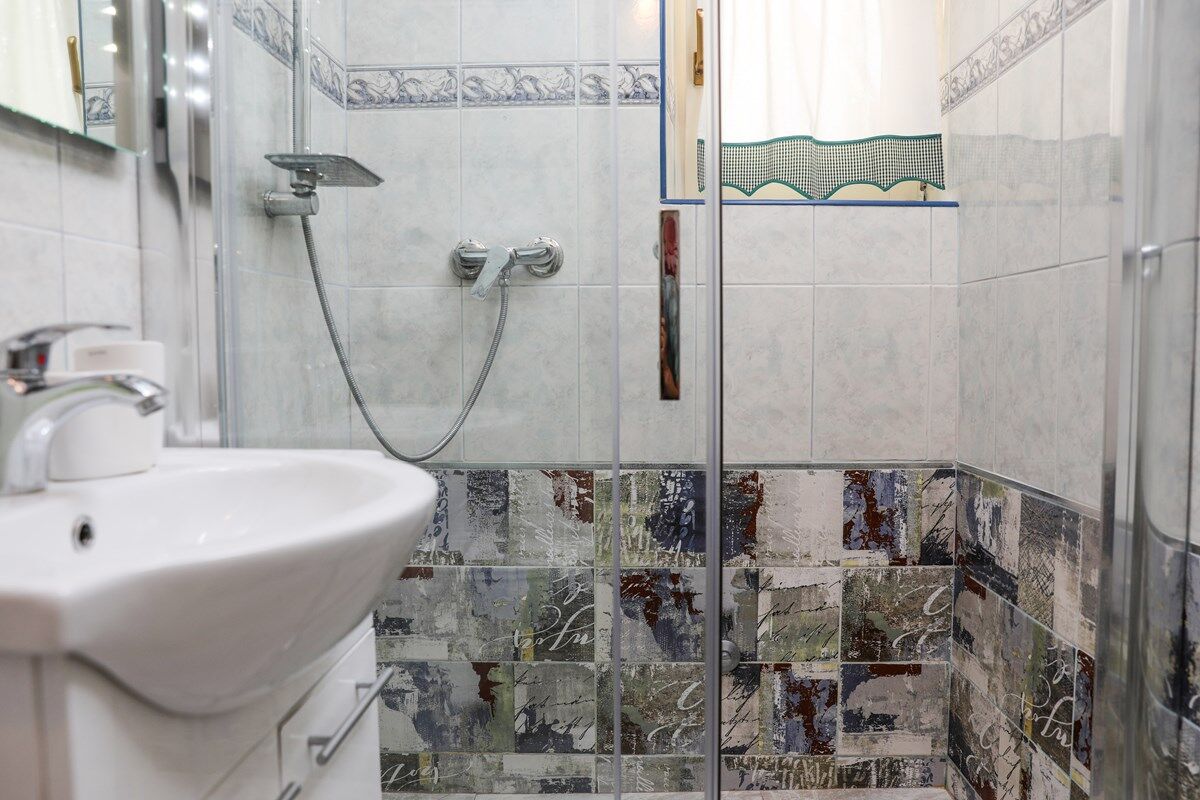 House Barat 73588-A2