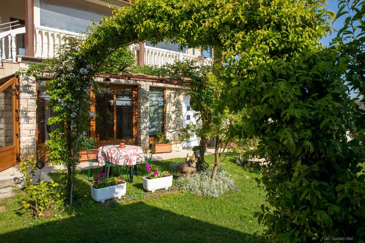 House Barat 73588-A3