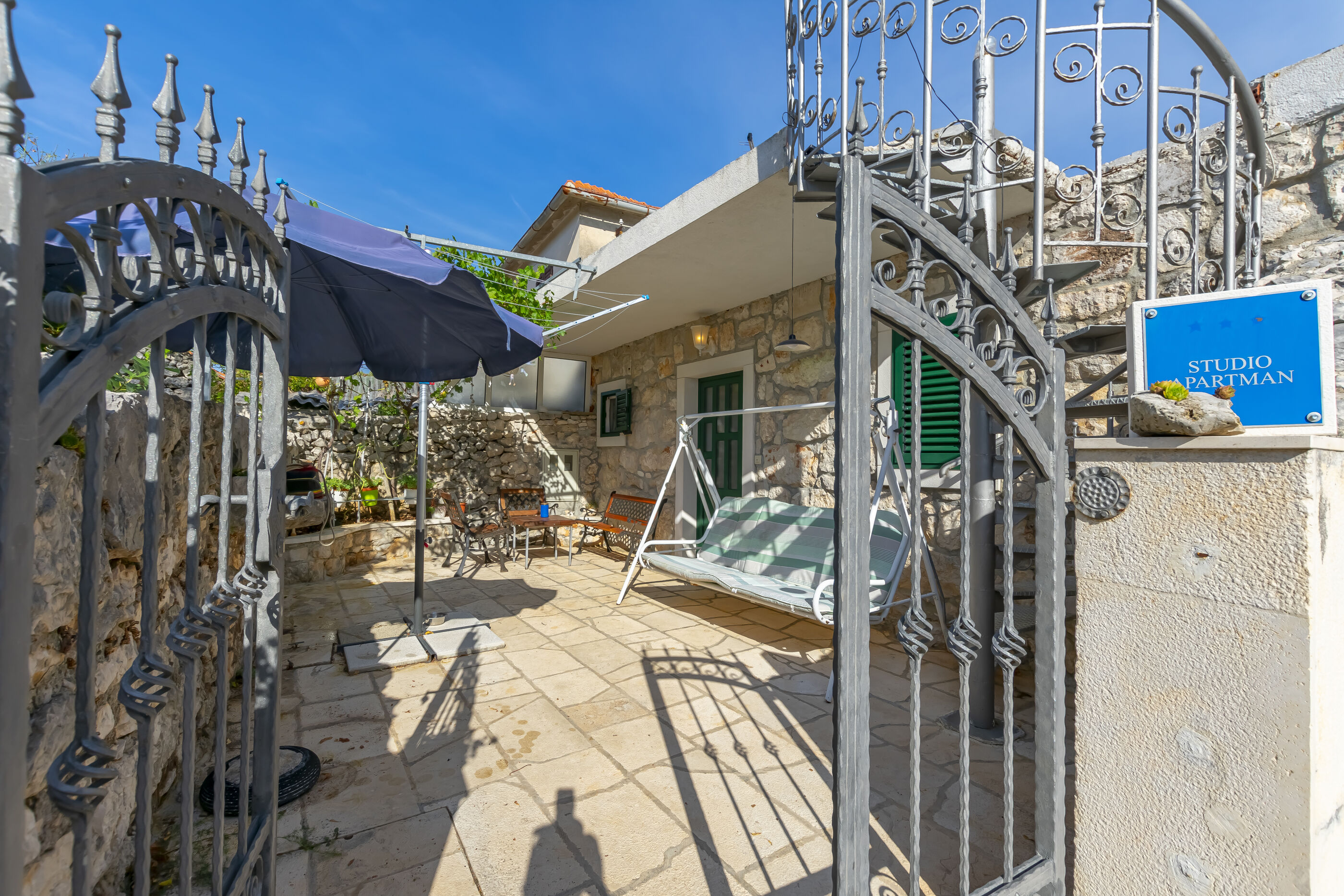 House Stipan 41491-K1