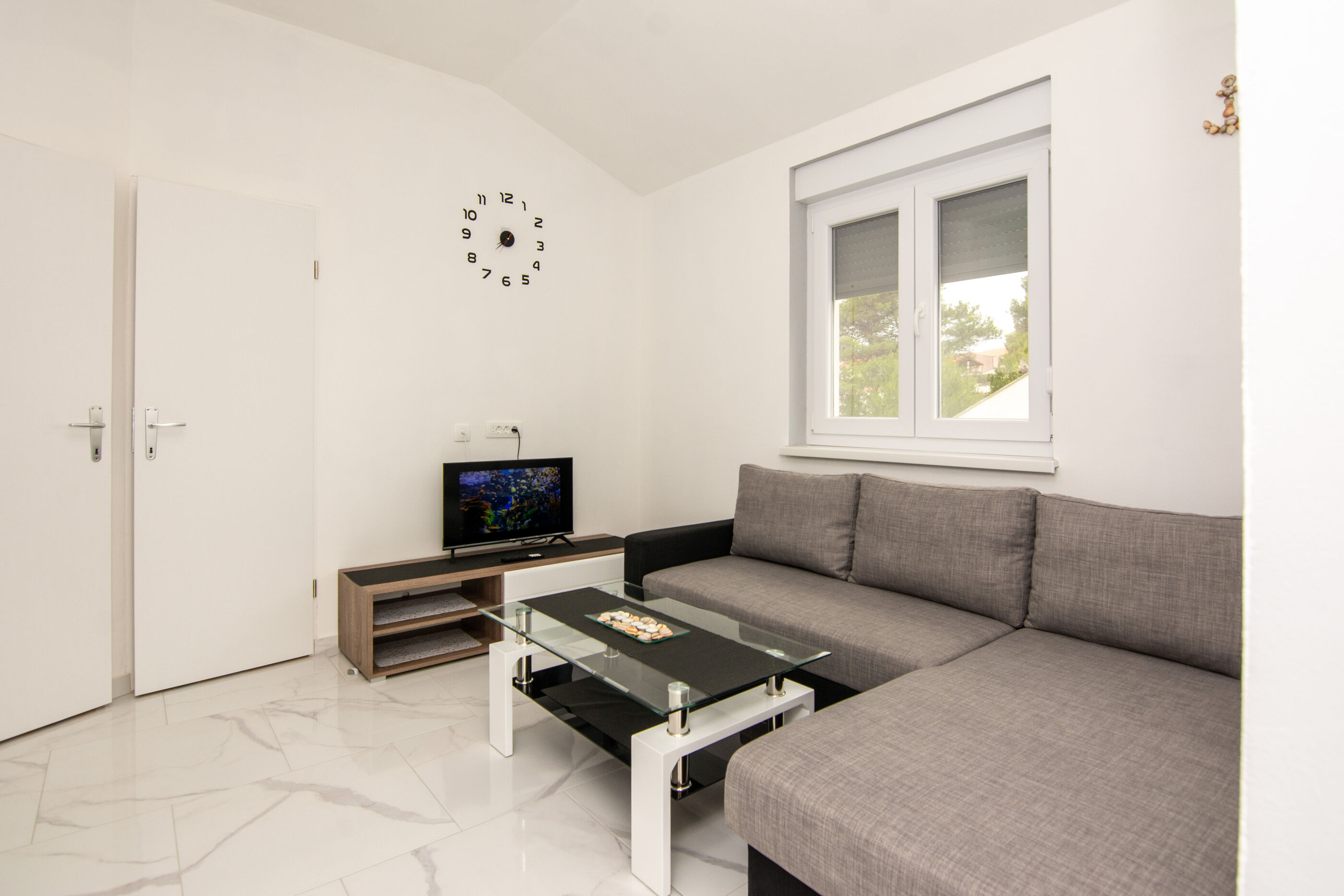 Apartments Cupic 29788-A2