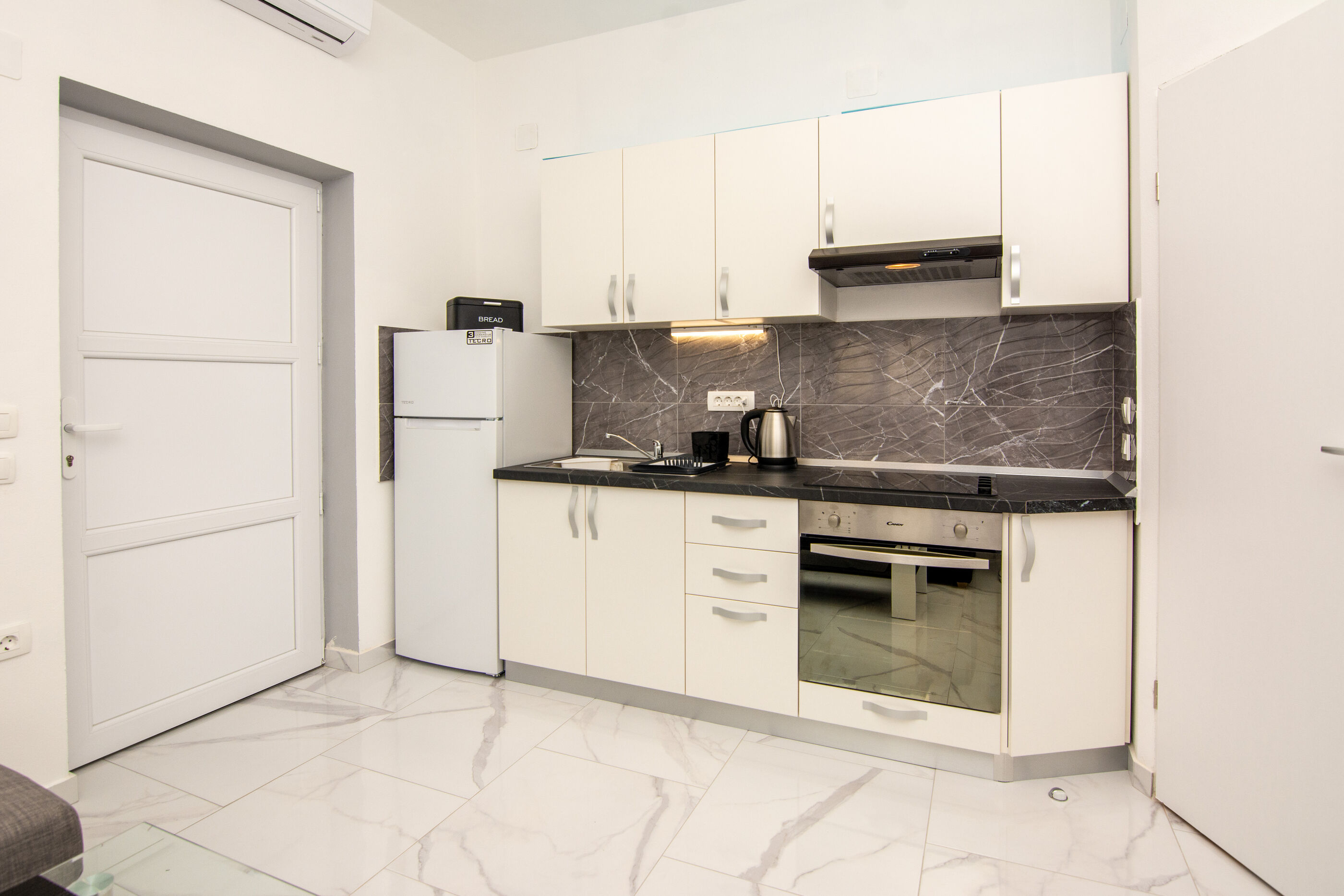Apartments Cupic 29788-A2