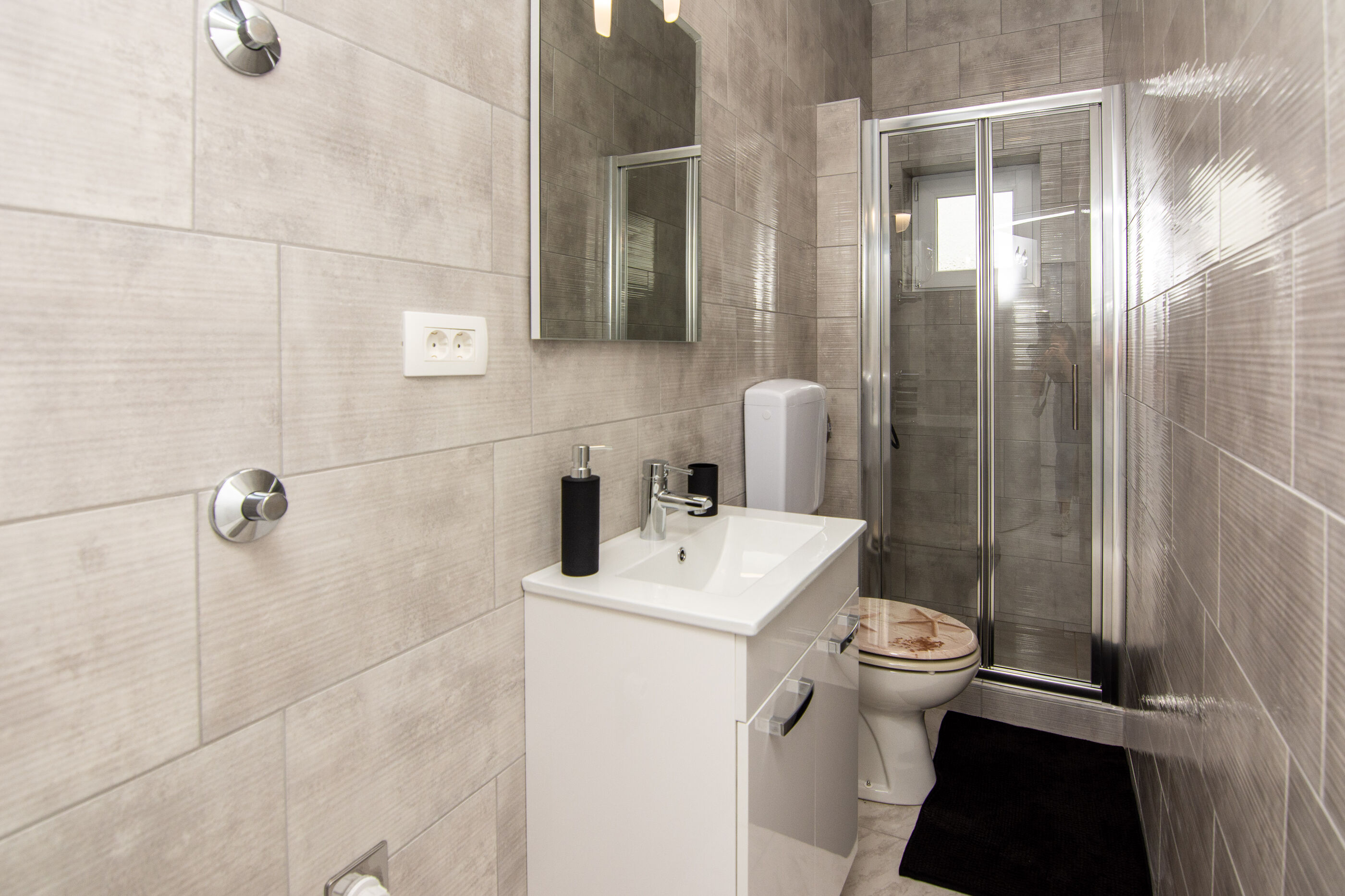 Apartments Cupic 29788-A2