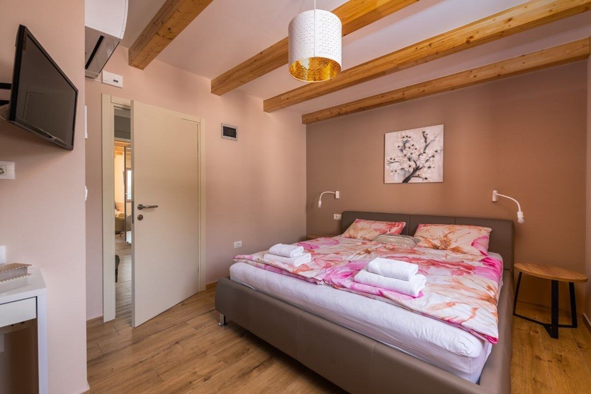 Villa Porto 74063-K1