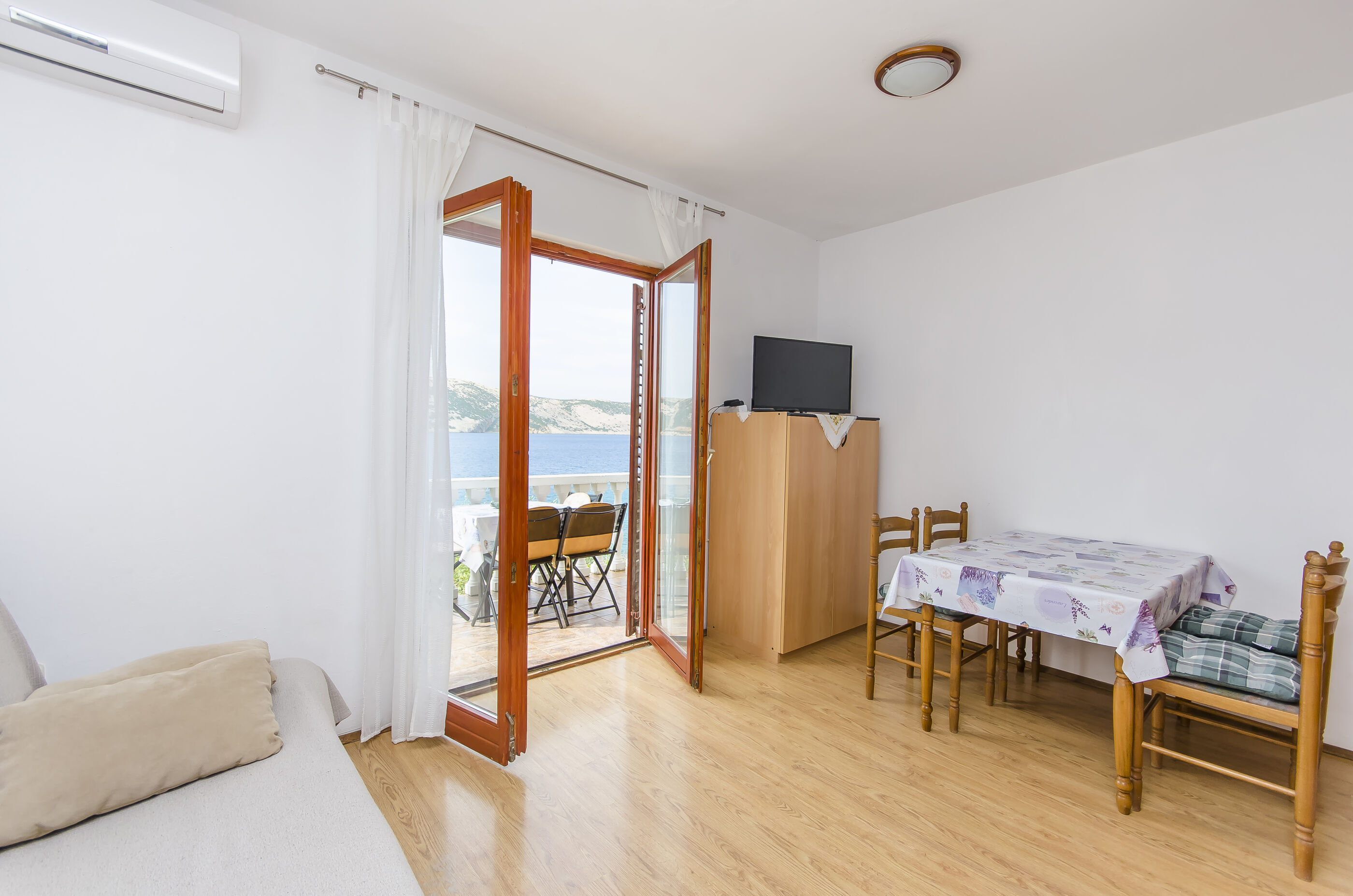 Apartments Seafront Jadranka 97311-A2