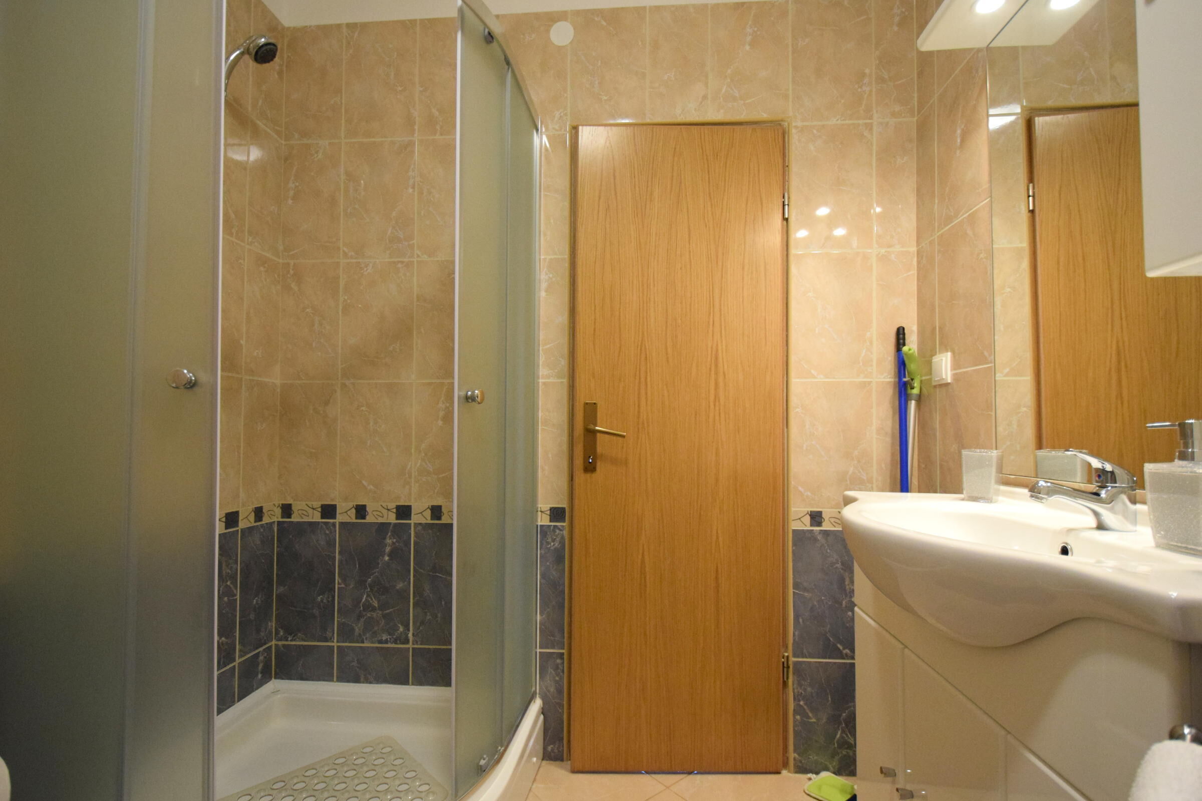 Apartments Cindrić 62174-A1