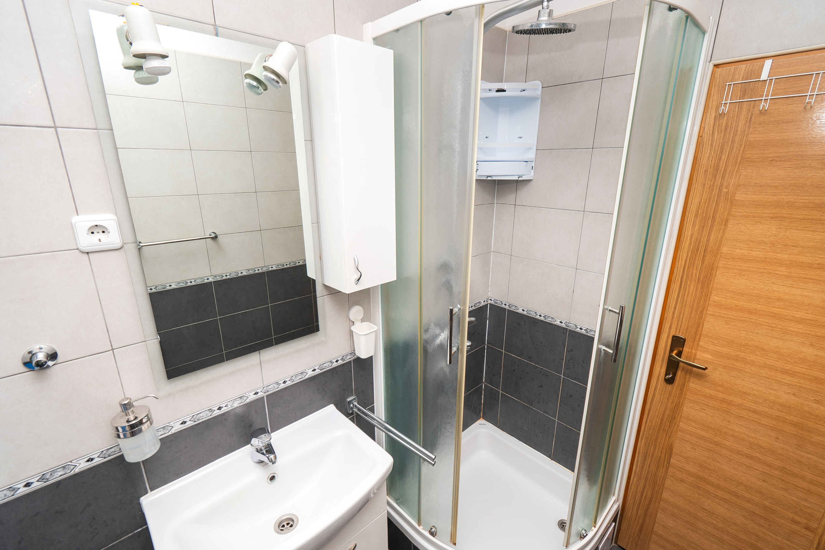 Apartments Miljenka 14031-A1
