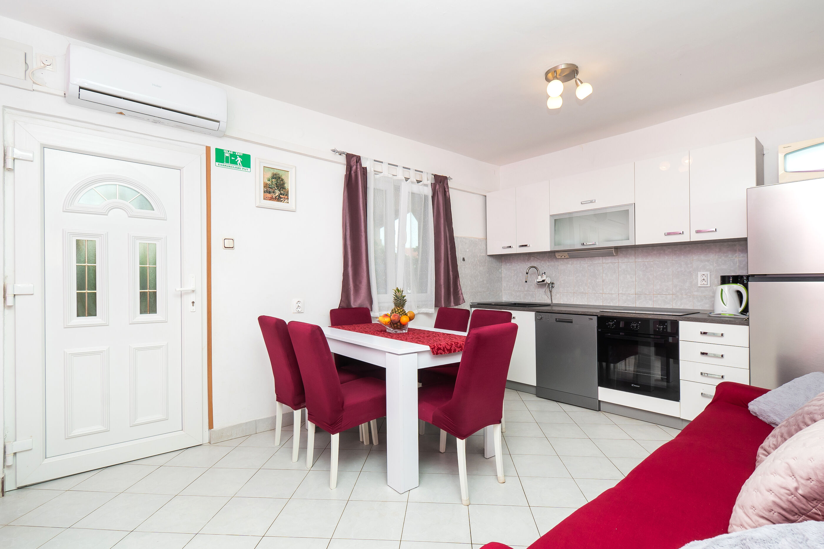 Apartments Miljenka 14031-A1