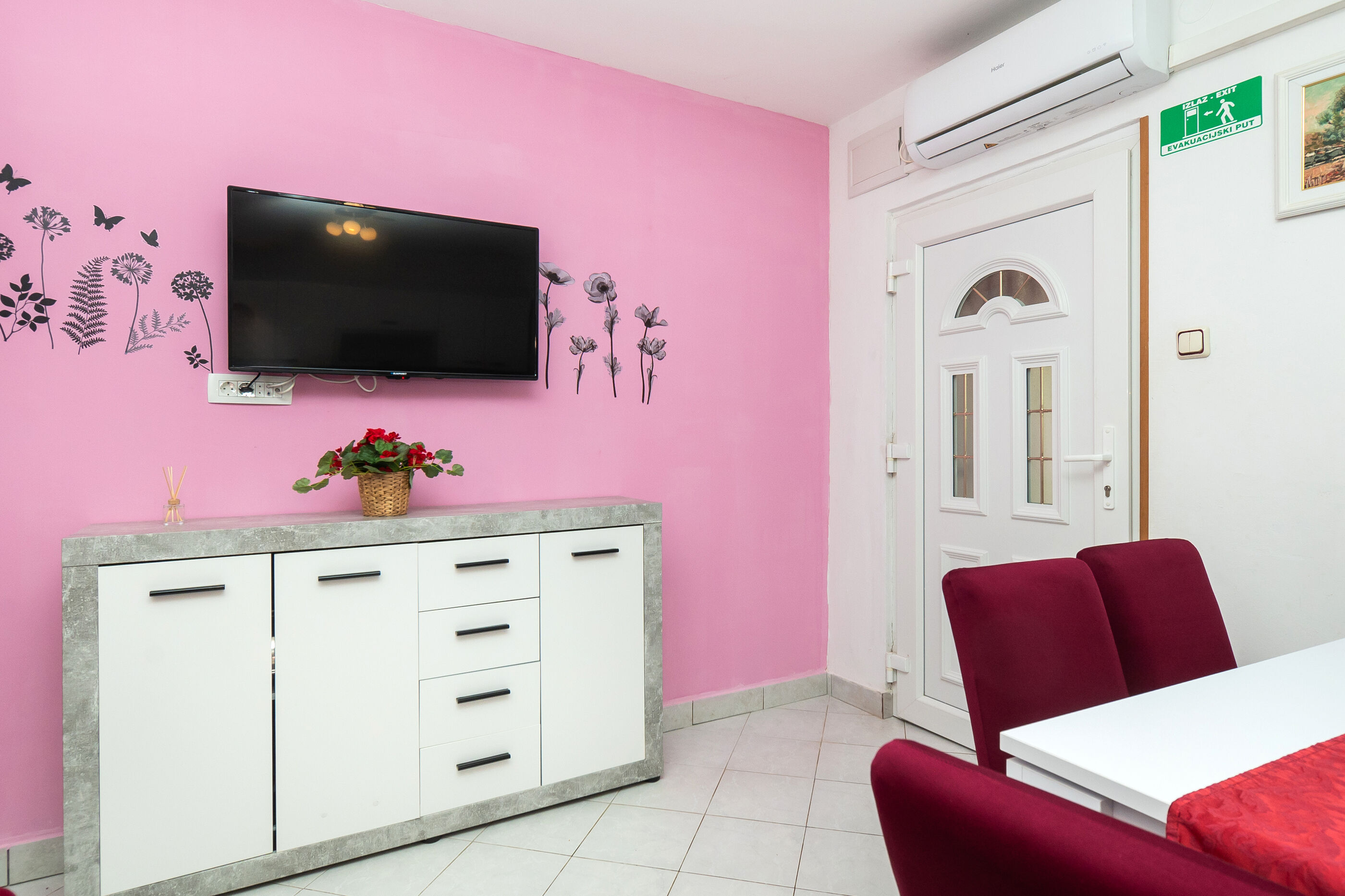 Apartments Miljenka 14031-A1