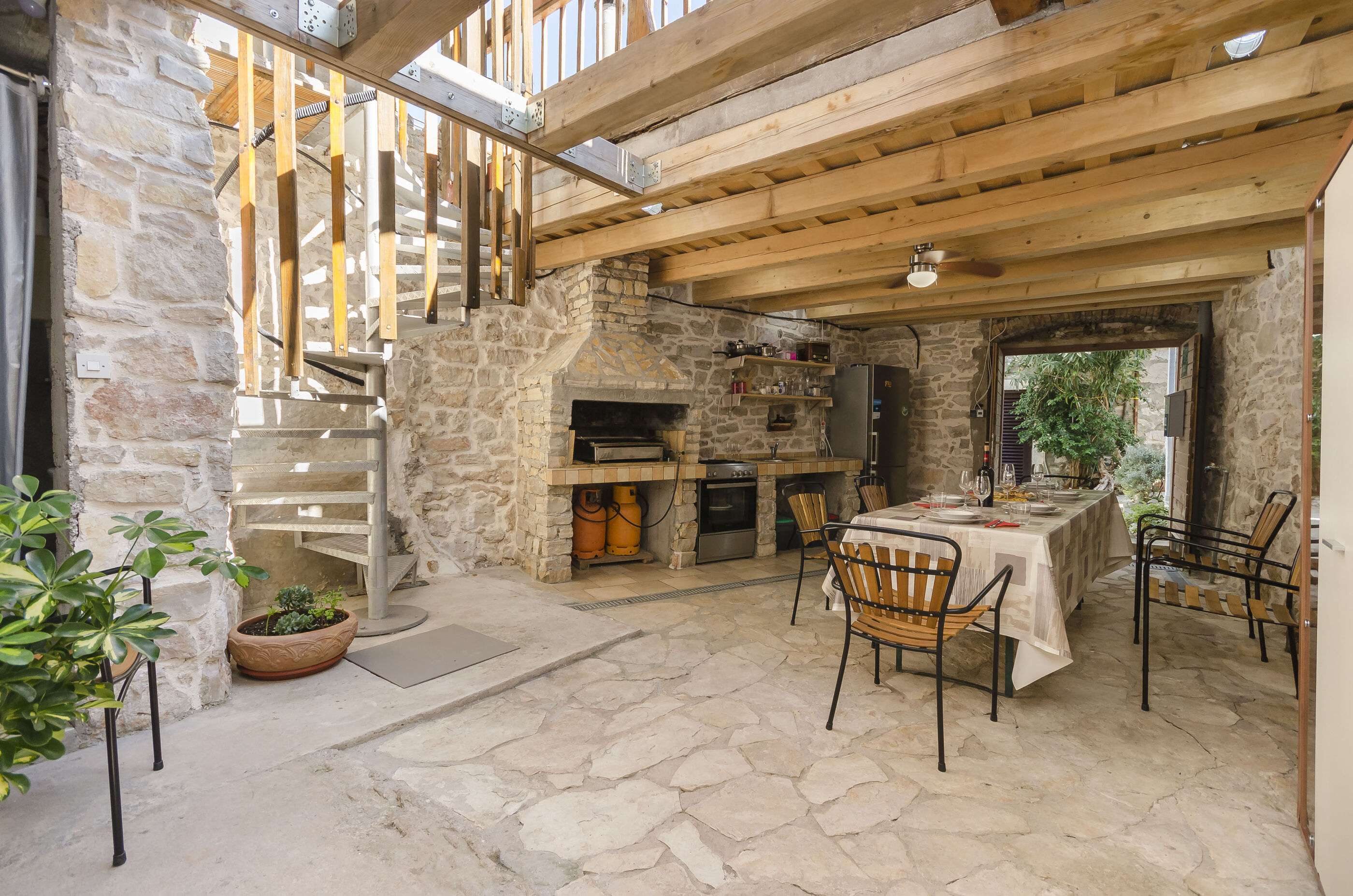 House Hidden Beauty 89471-K1