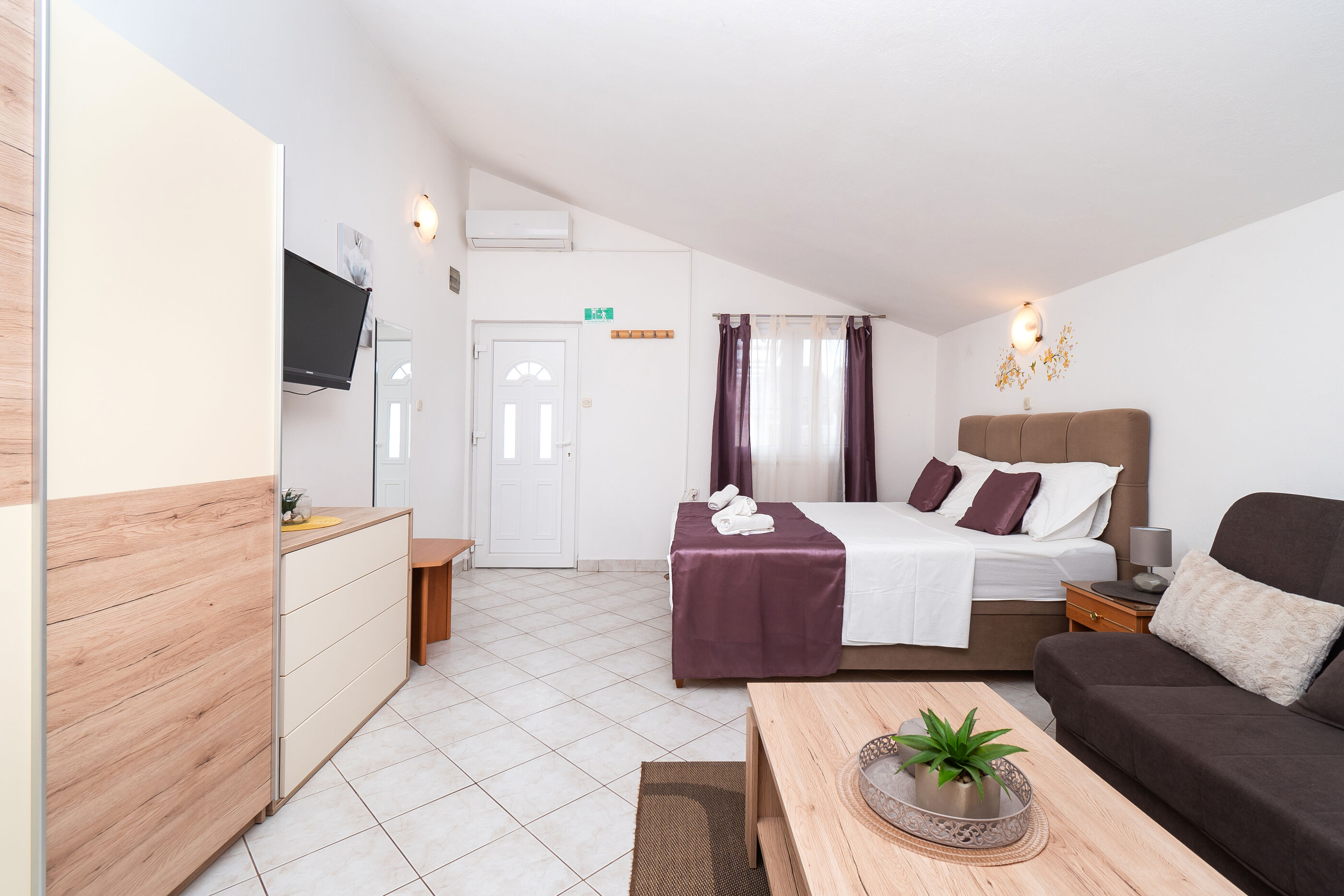Apartments Miljenka 14031-A2