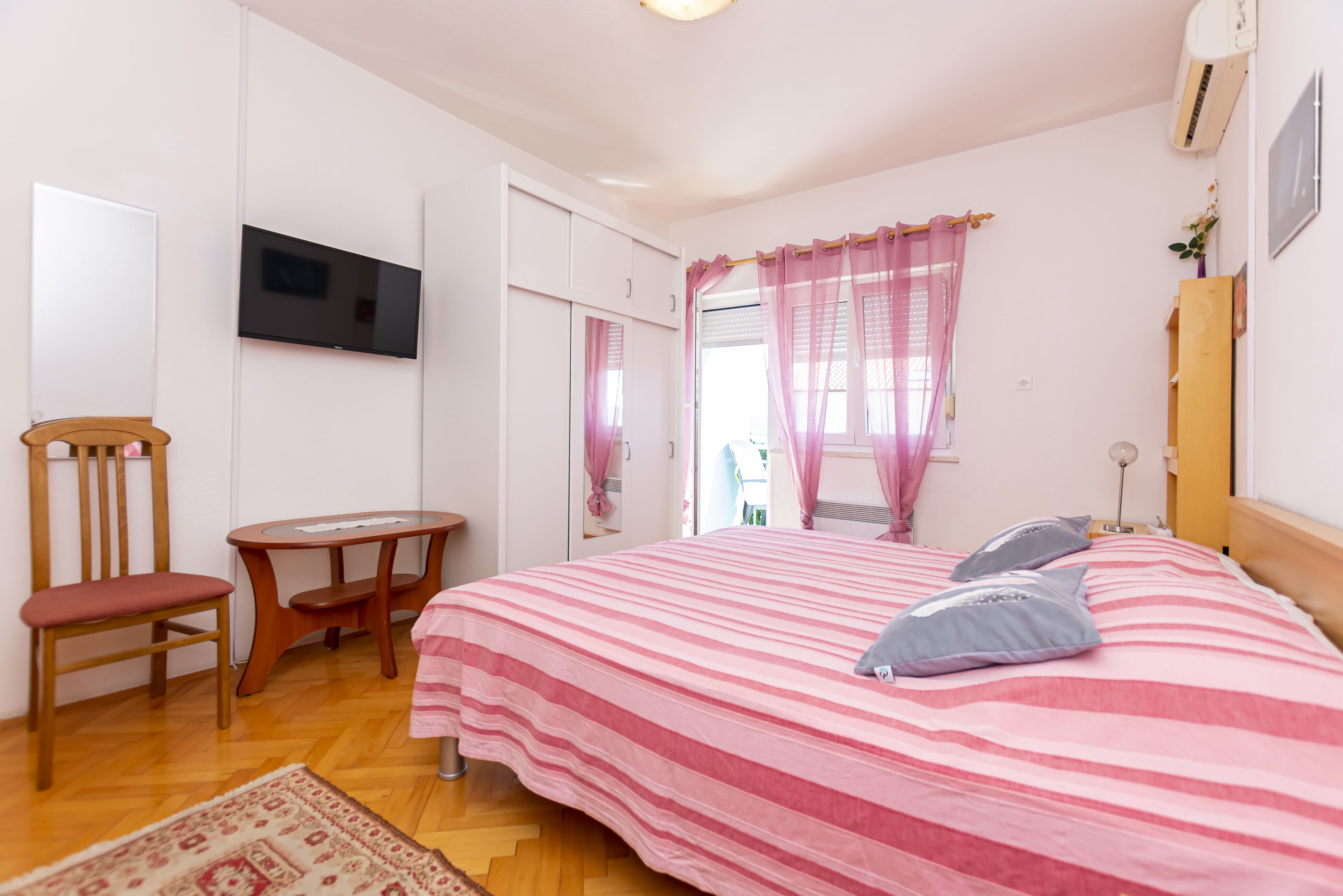 Apartment Two Sisters 89621-A1