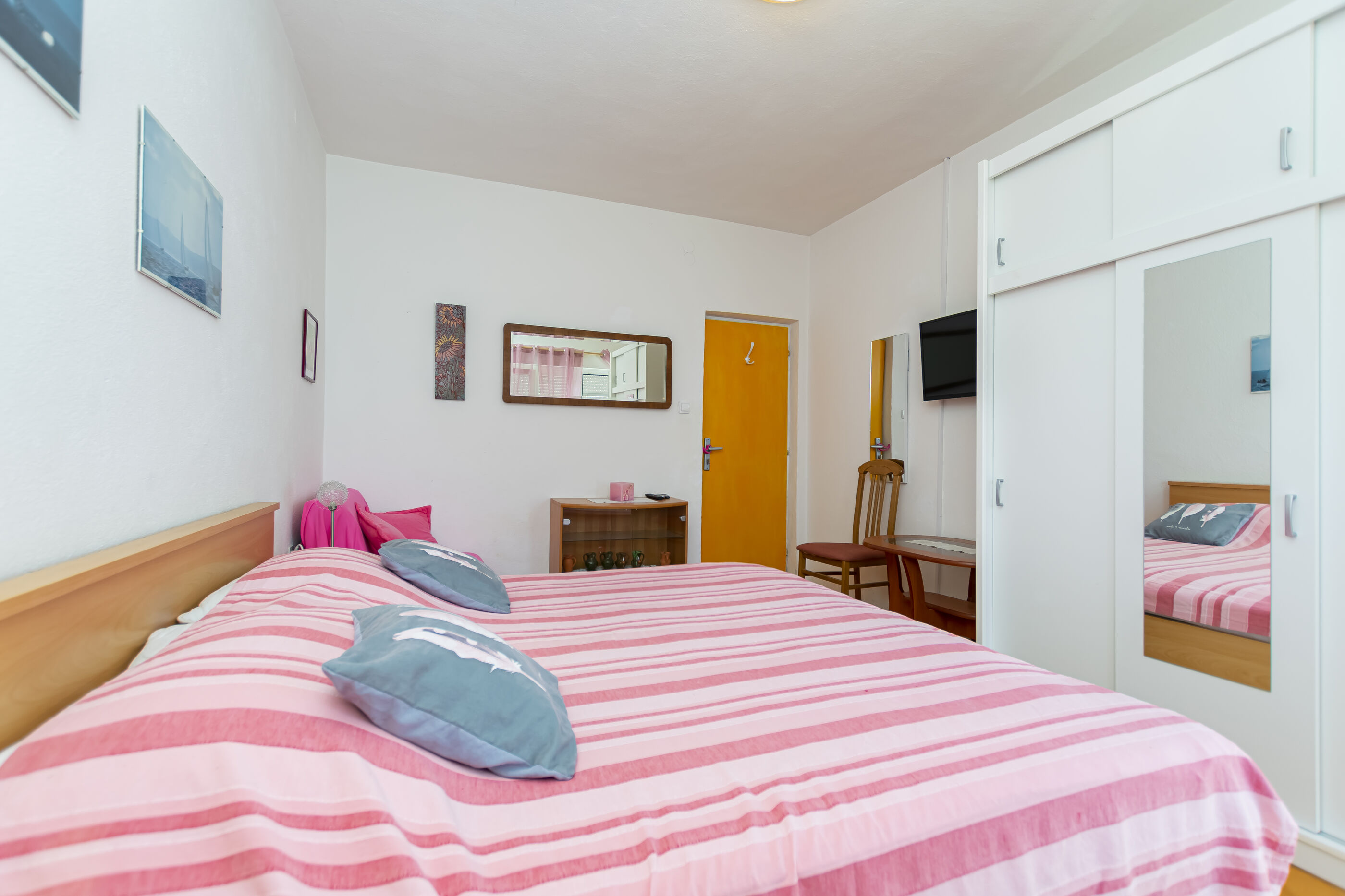 Apartment Two Sisters 89621-A1