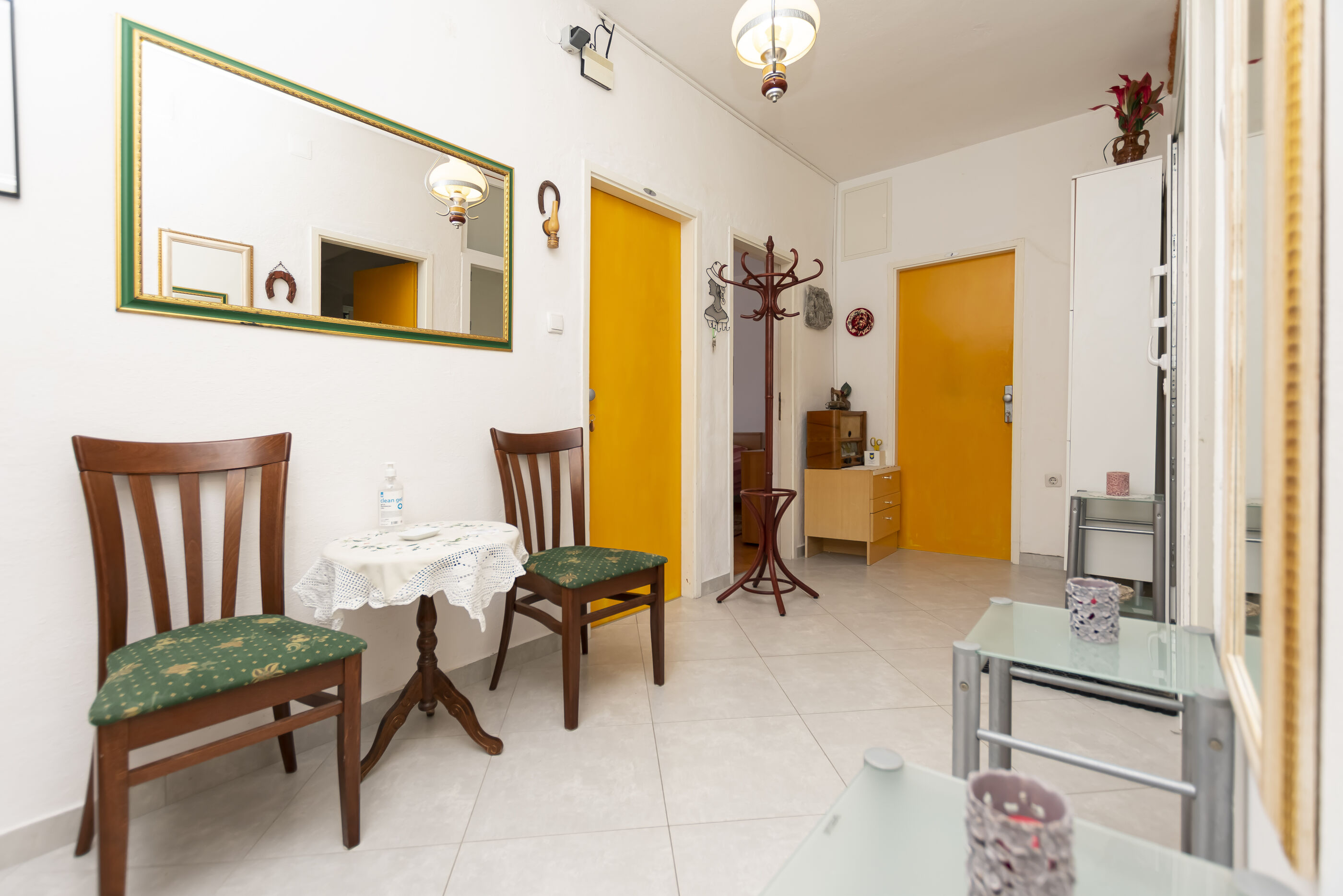 Apartment Two Sisters 89621-A1