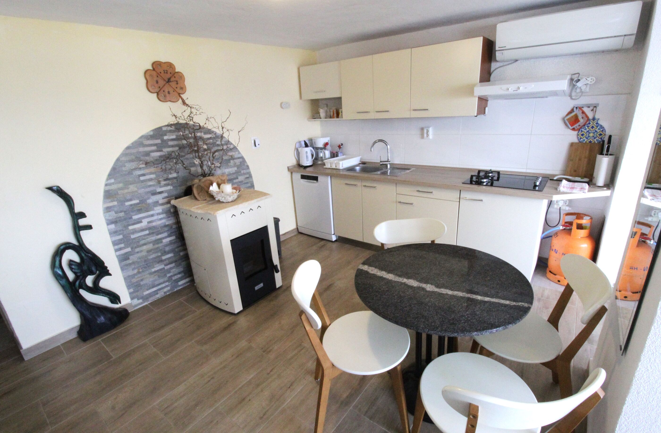 Apartment Karmen sa pogledom na more 79312-A1