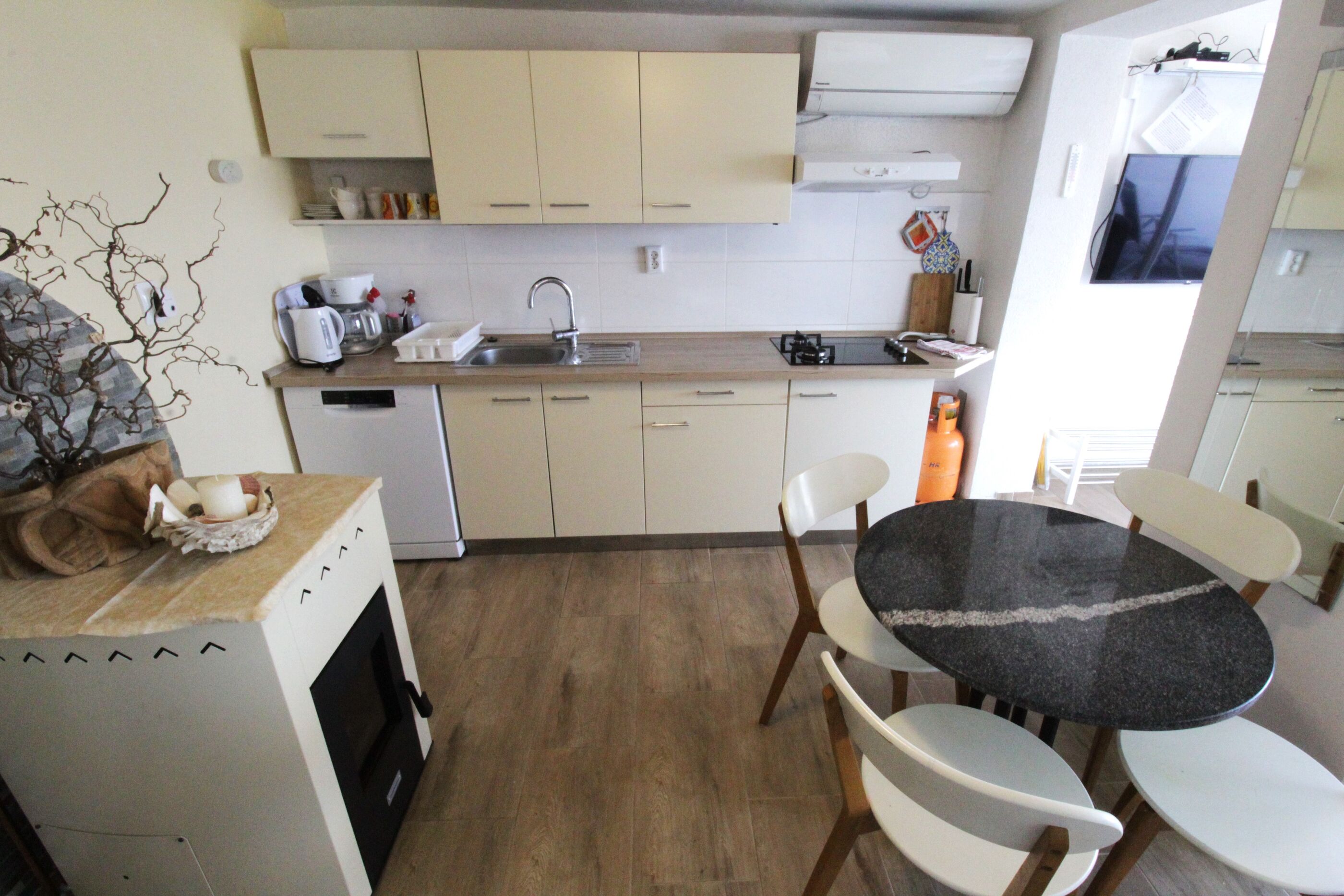 Apartment Karmen sa pogledom na more 79312-A1