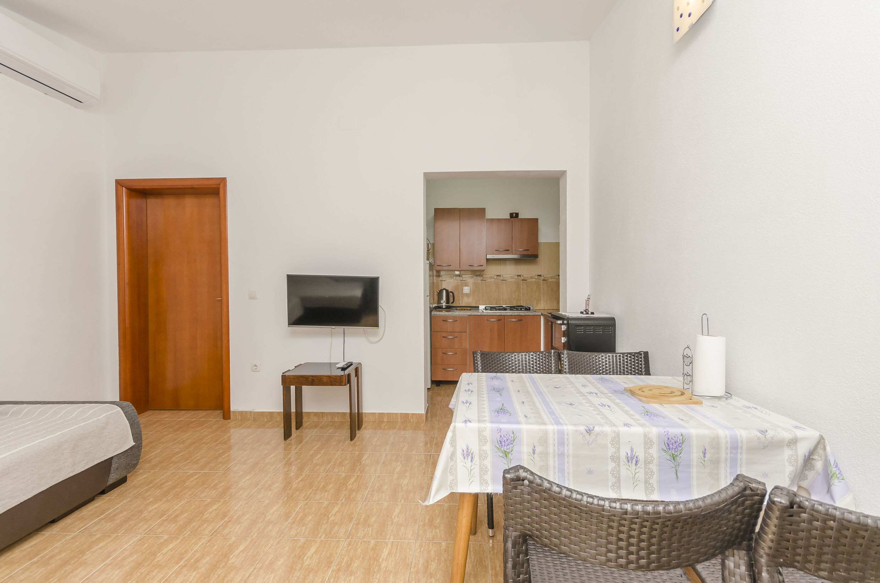Apartments Rusan 97281-A1