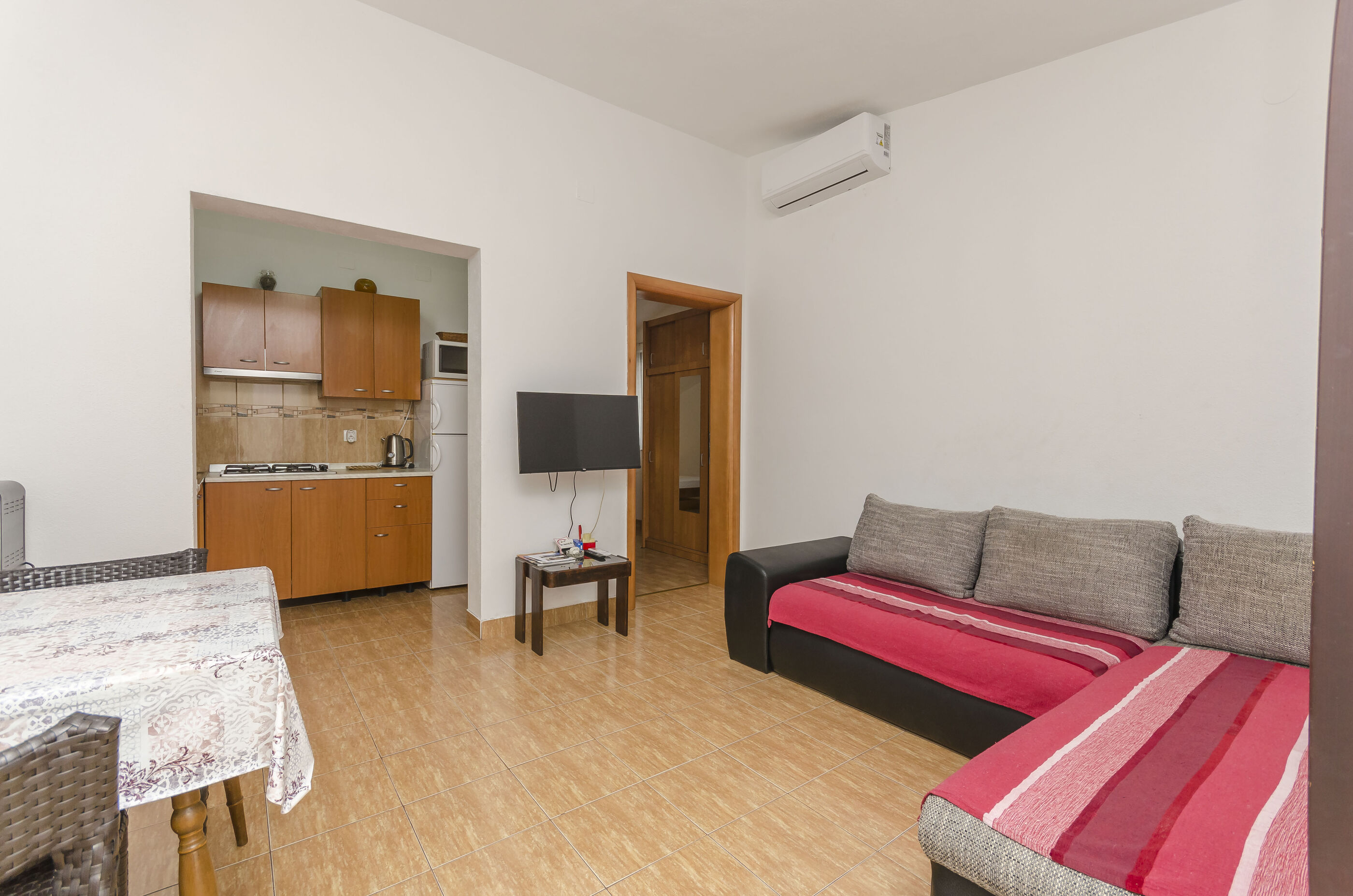 Apartments Rusan 97281-A2