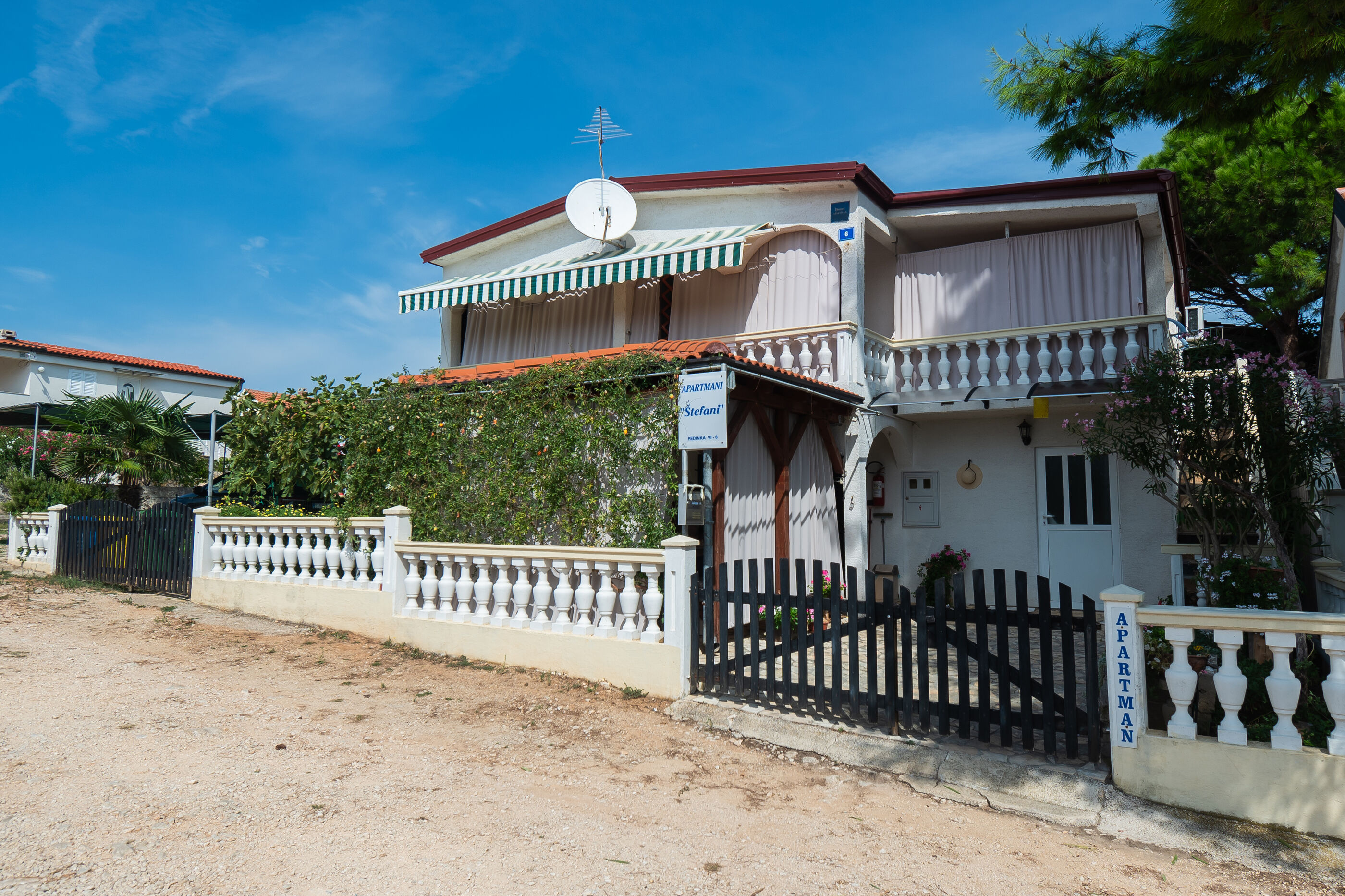 Apartments Štefani Accommodation in Vir