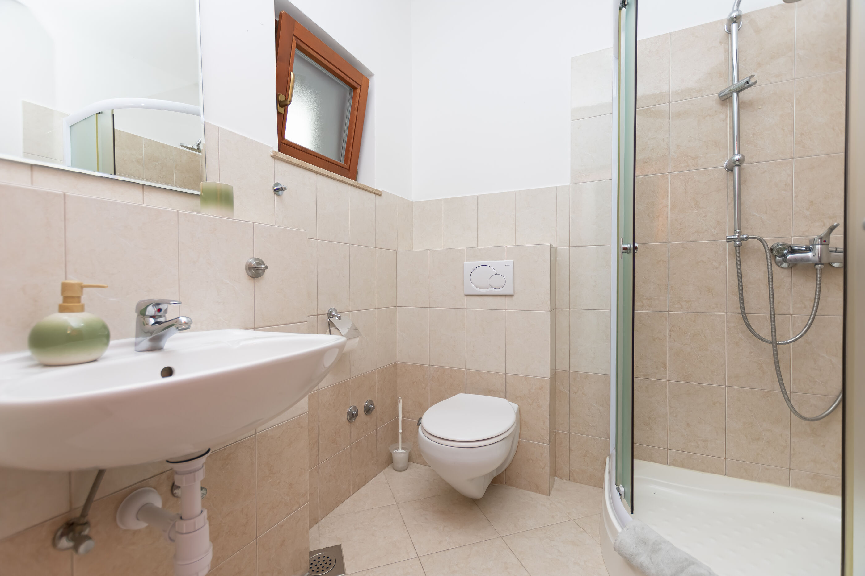 Apartments Ljiljana 71381-A1