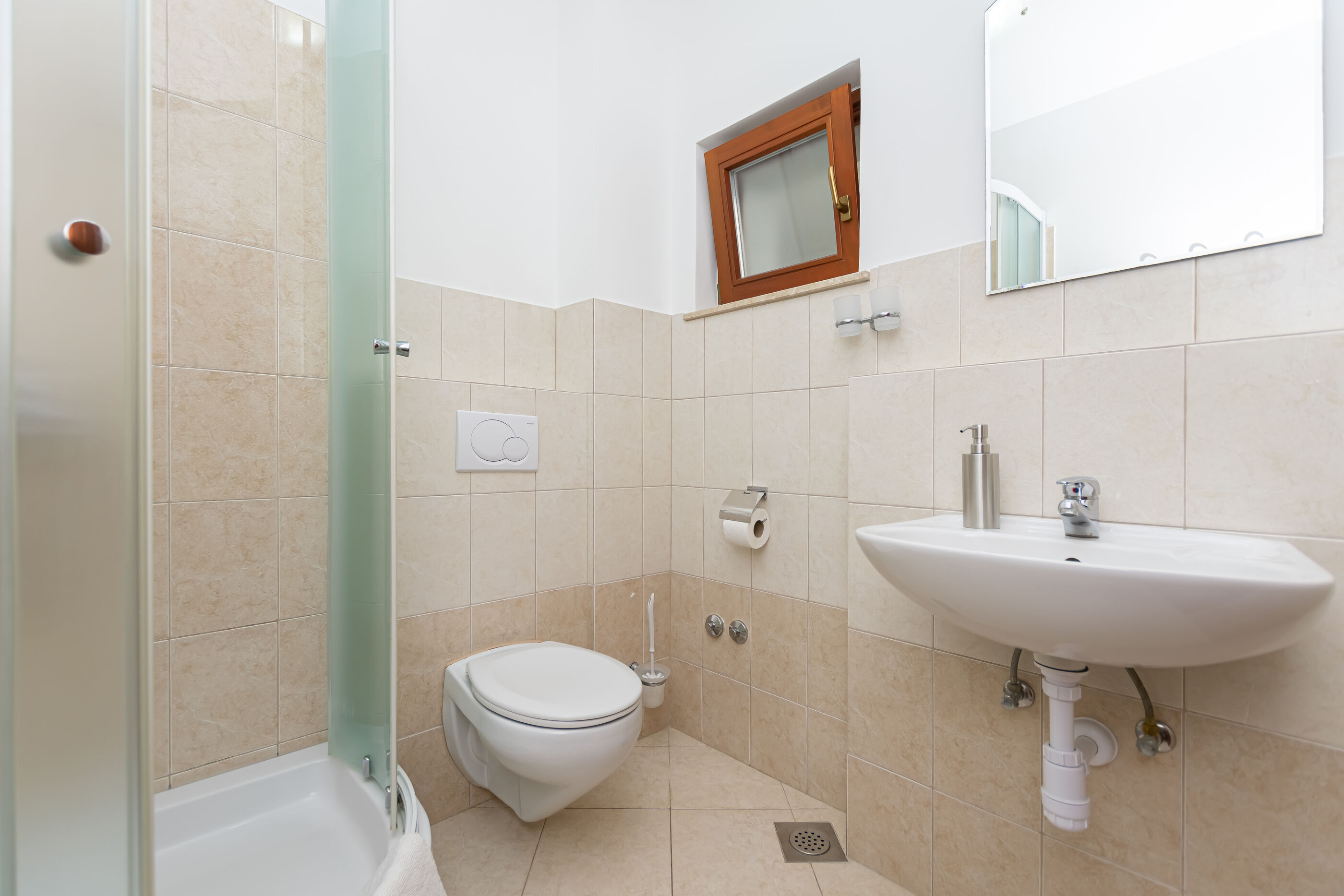 Apartments Ljiljana 71381-A2