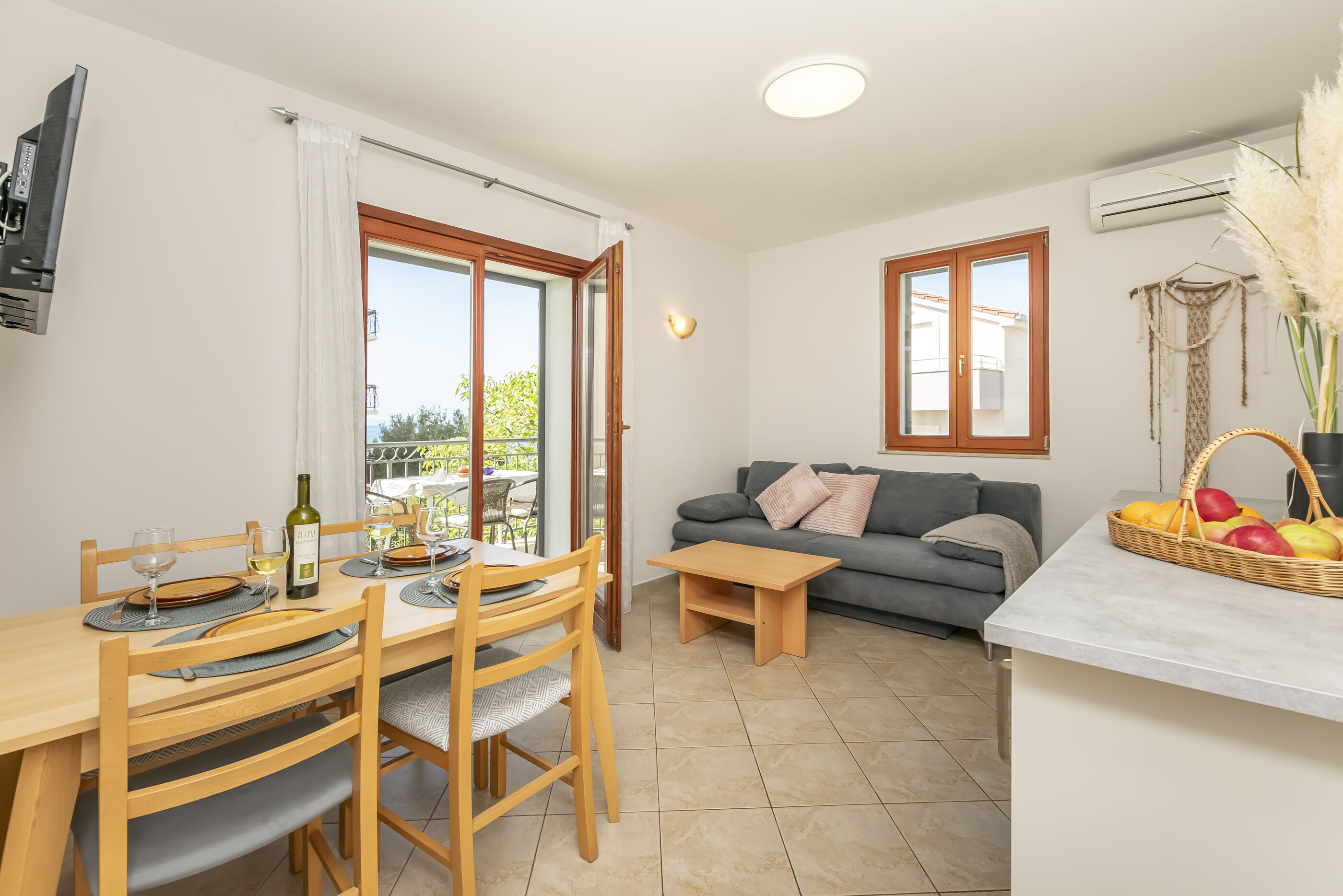 Apartments Ljiljana 71381-A3